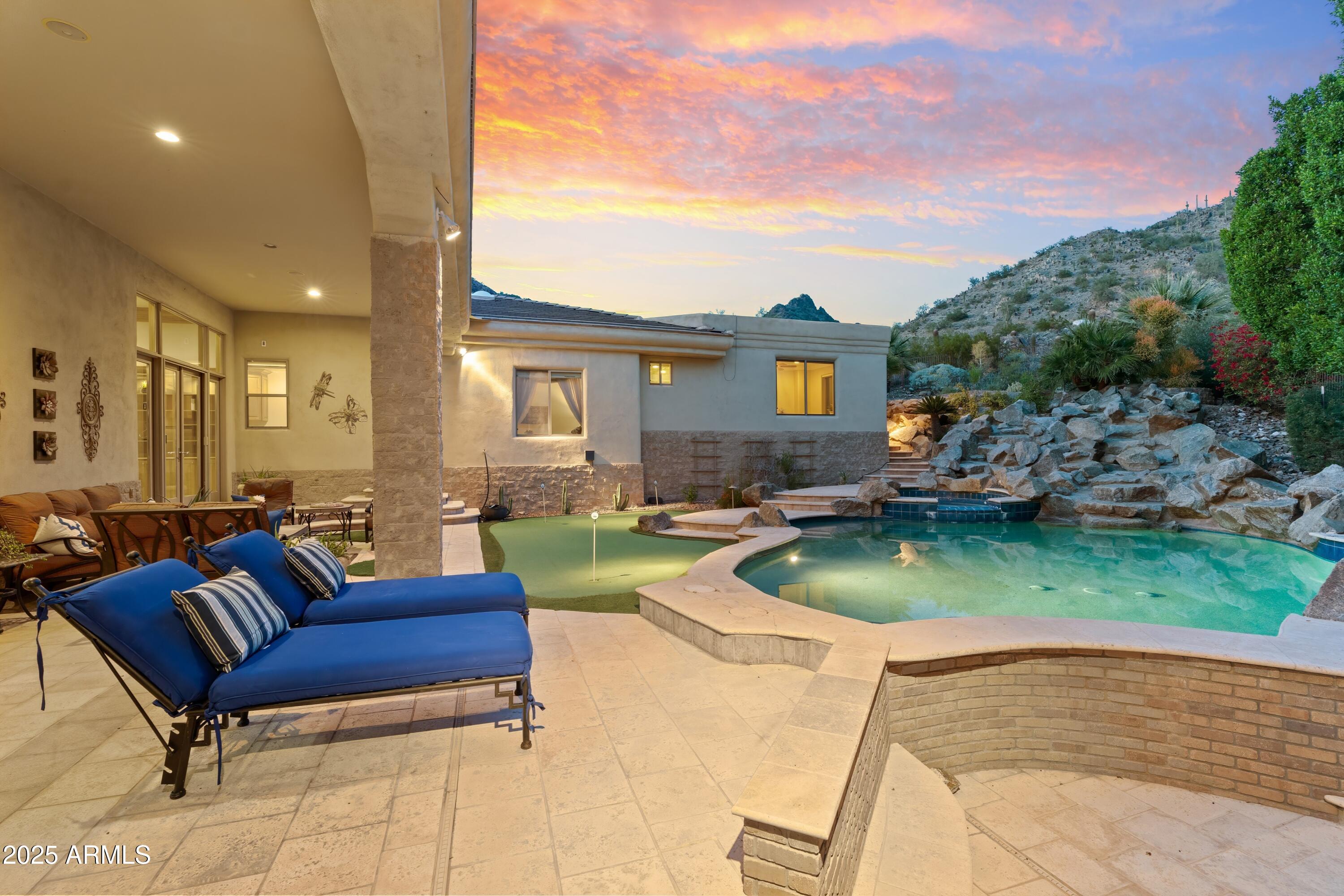 6621 N ARIZONA BILTMORE Circle