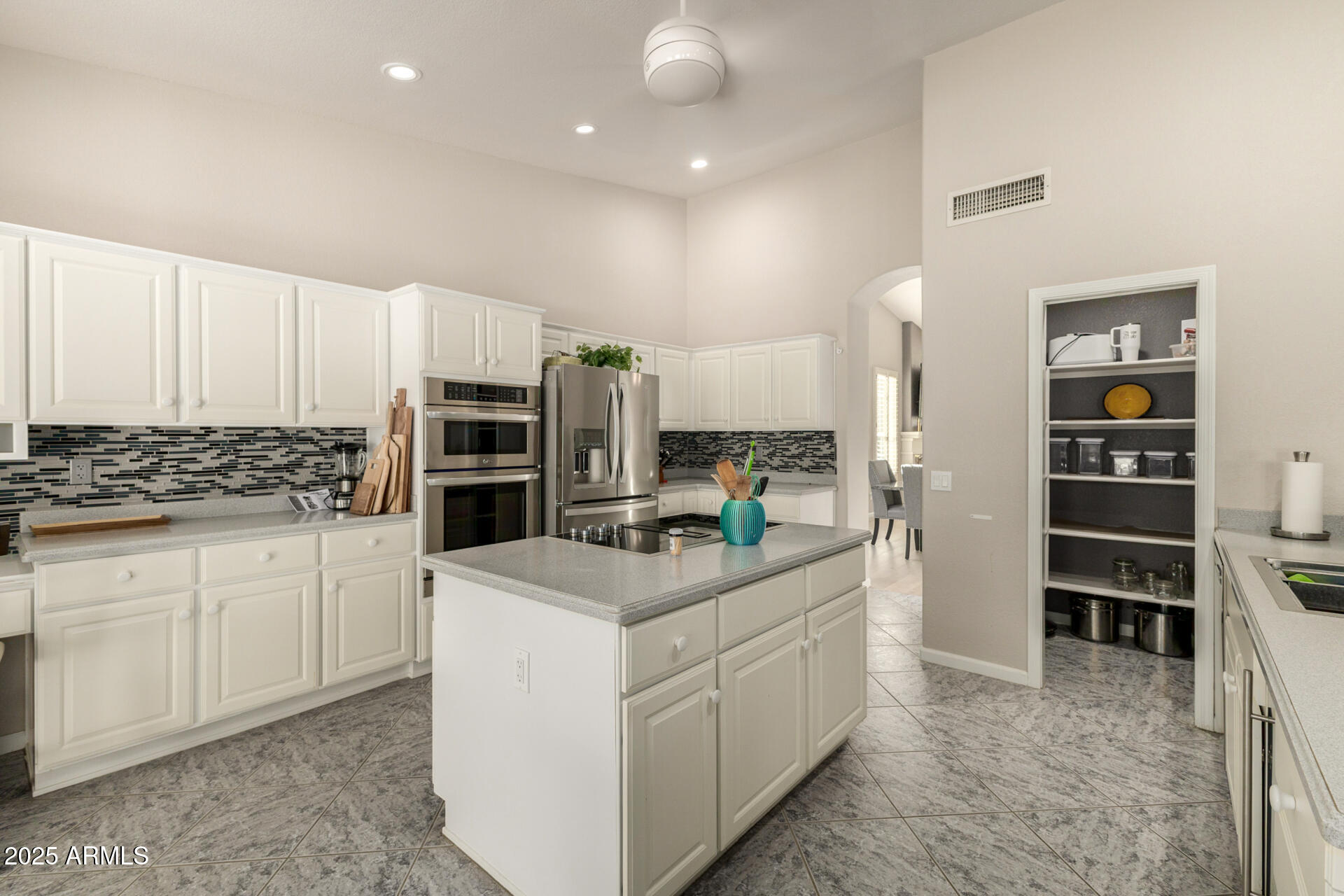 5733 S AMBERWOOD Drive