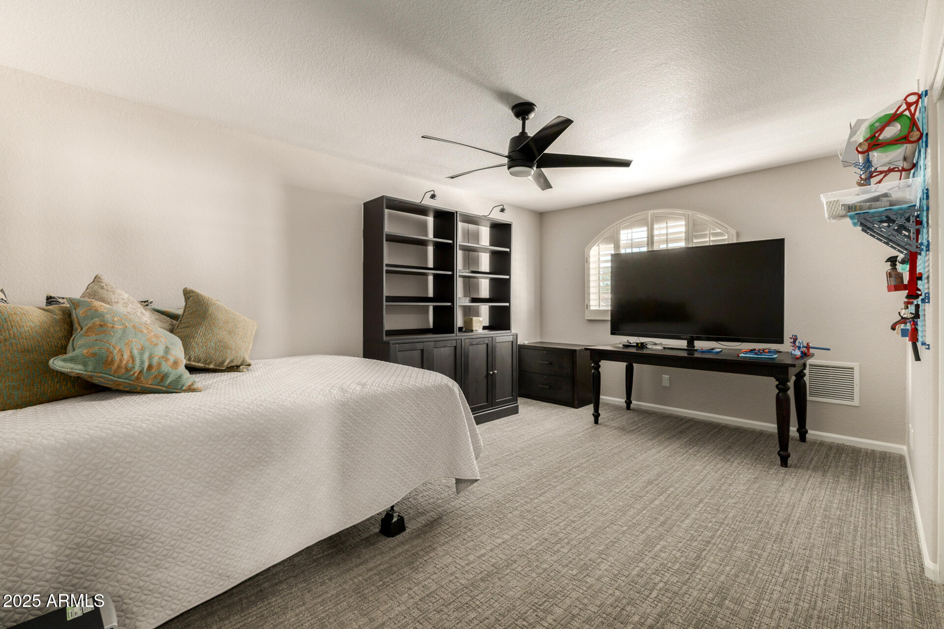 5733 S AMBERWOOD Drive