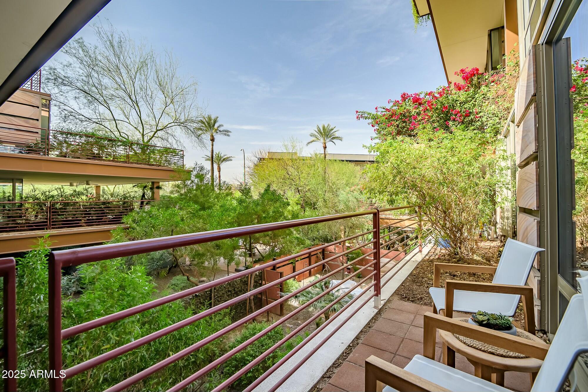 7121 E RANCHO VISTA Drive 2002