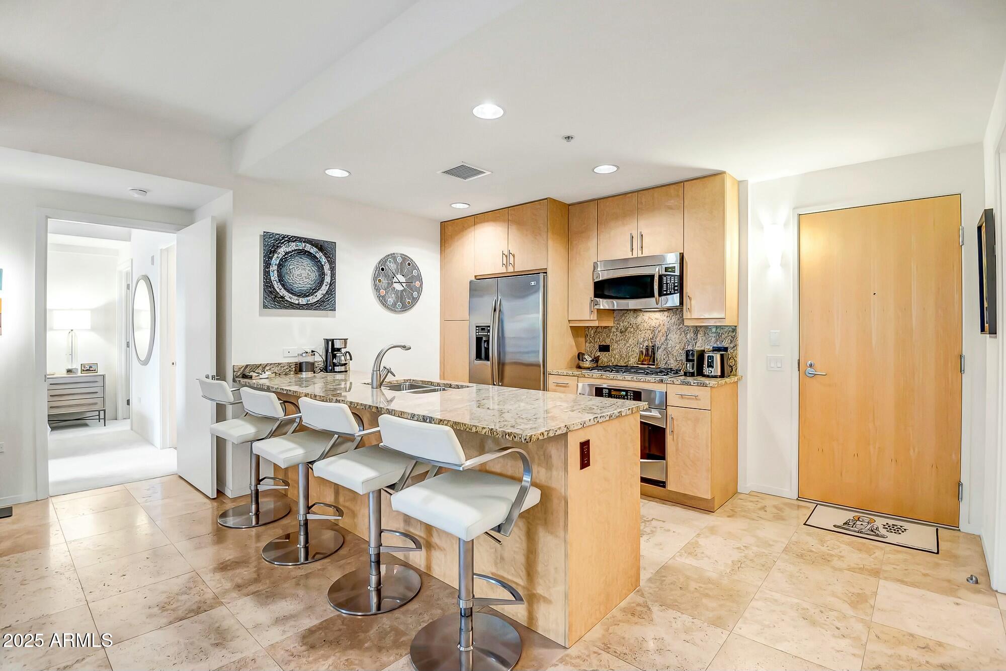 7121 E RANCHO VISTA Drive 2002