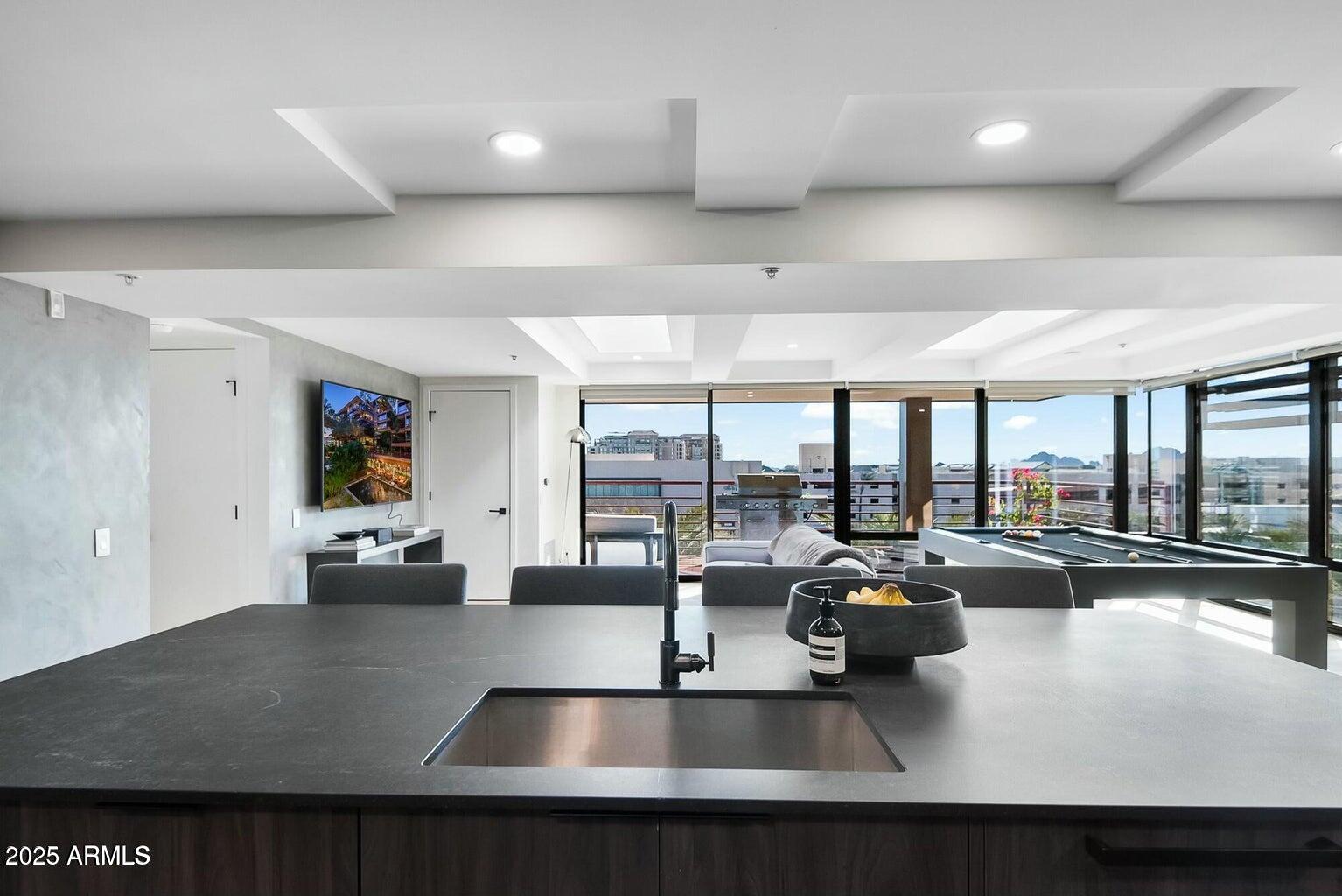 7147 E RANCHO VISTA Drive 6011