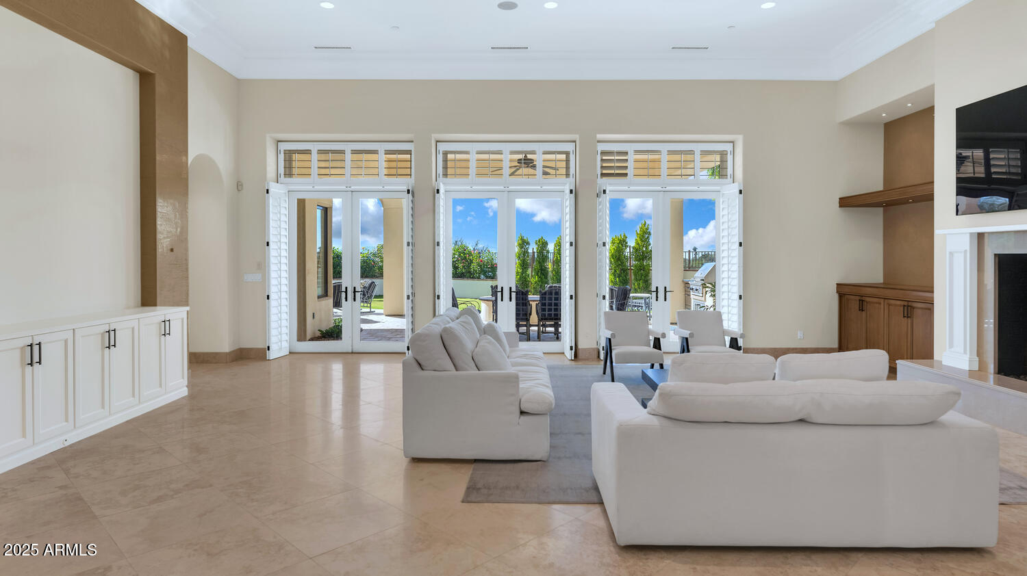 3905 E SIERRA VISTA Drive