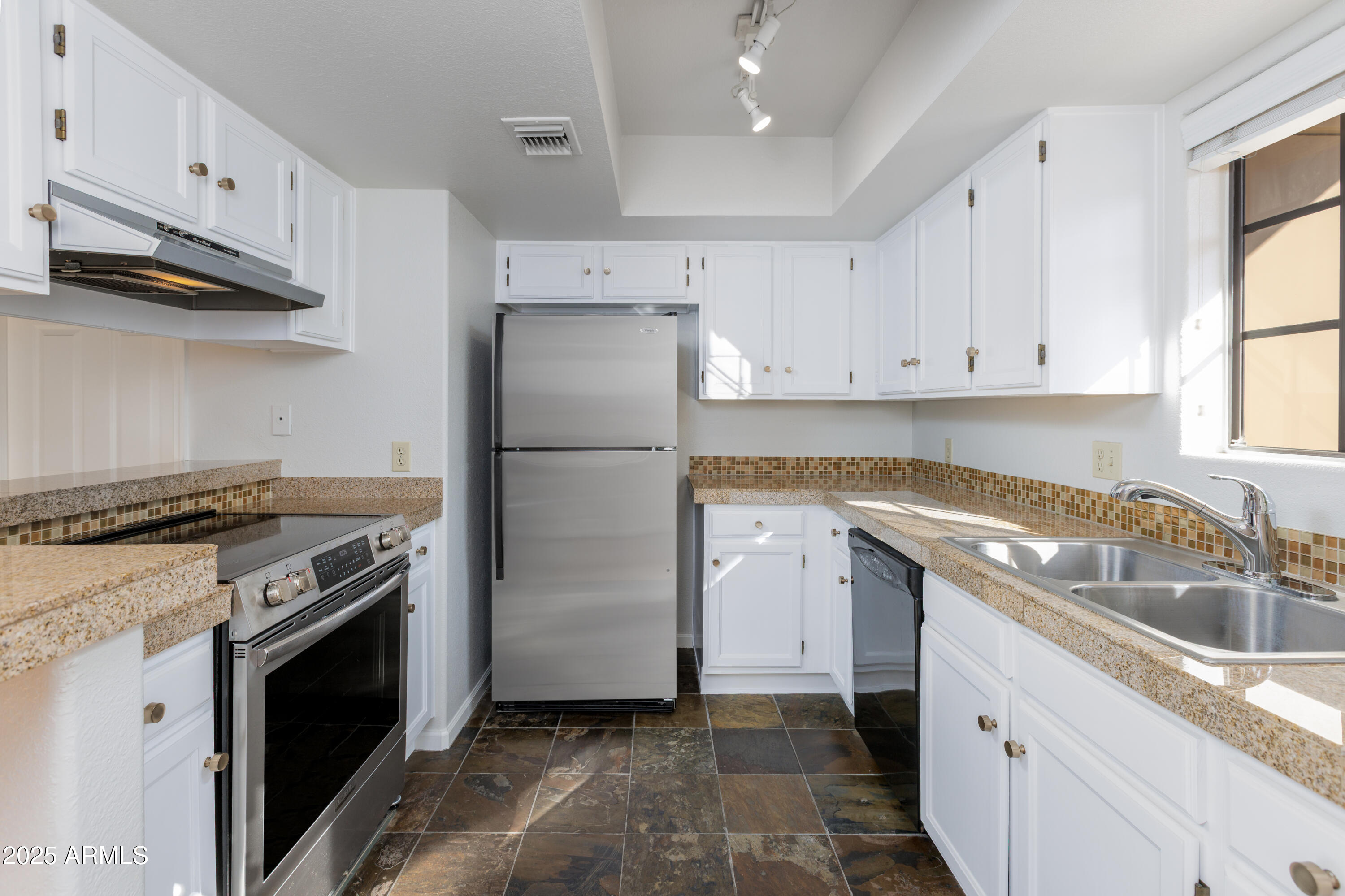 1025 E Highland Avenue 30