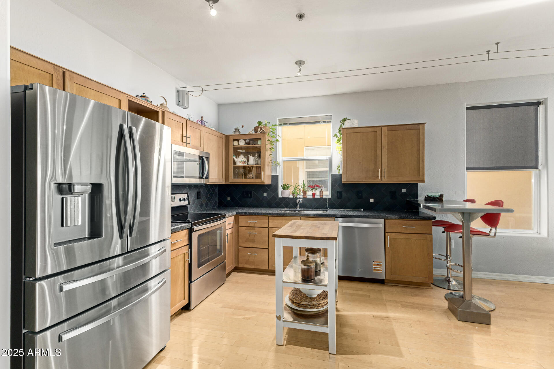 706 E WASHINGTON Street 114