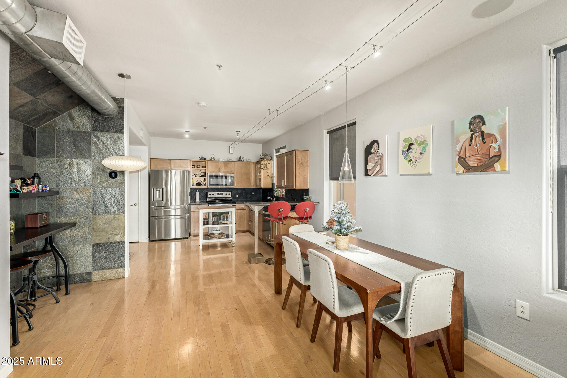 706 E WASHINGTON Street 114