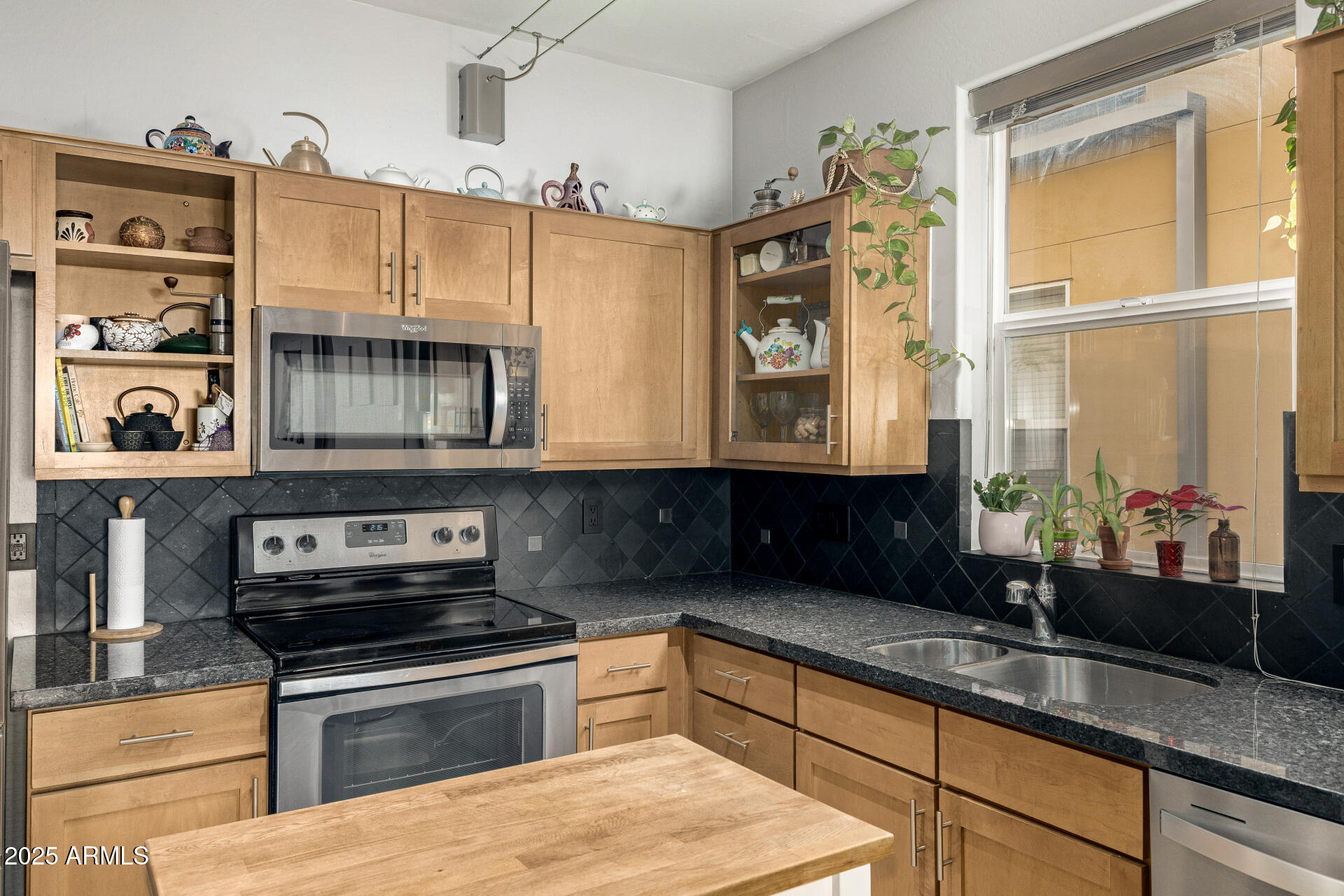 706 E WASHINGTON Street 114