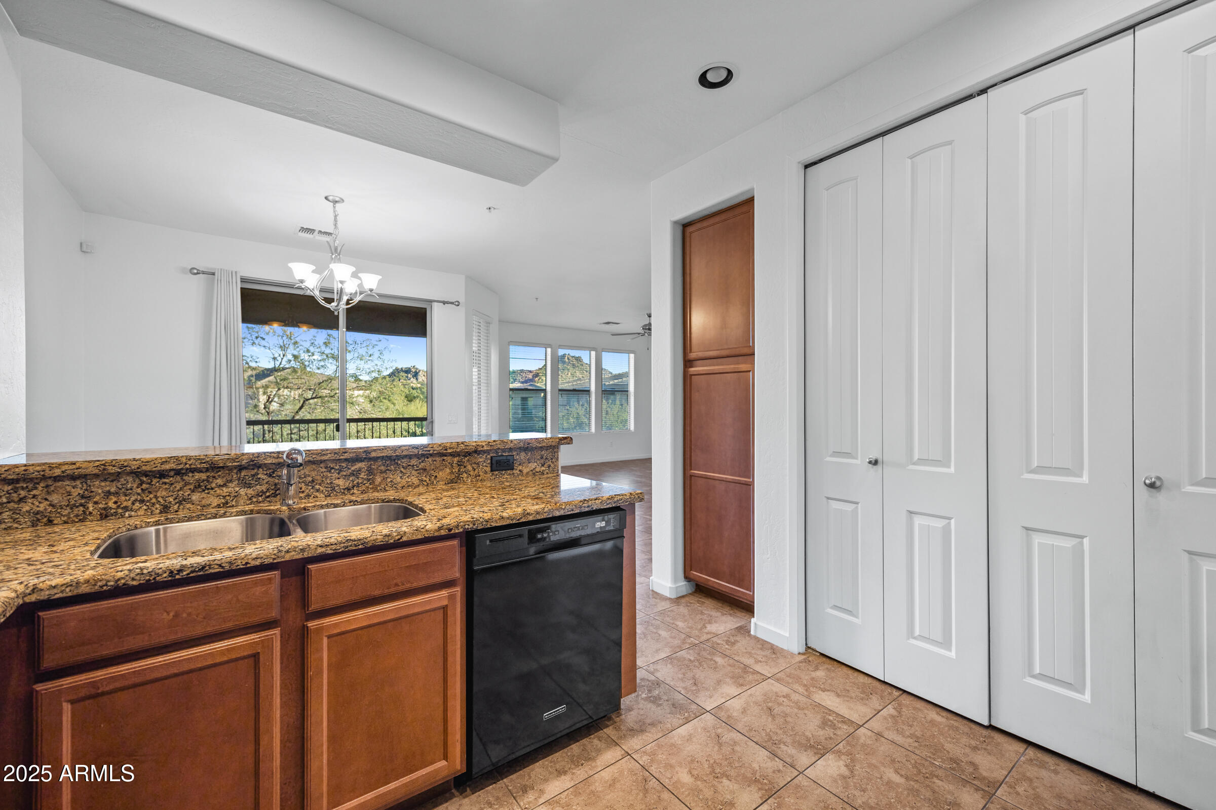 10260 E WHITE FEATHER Lane E 2015