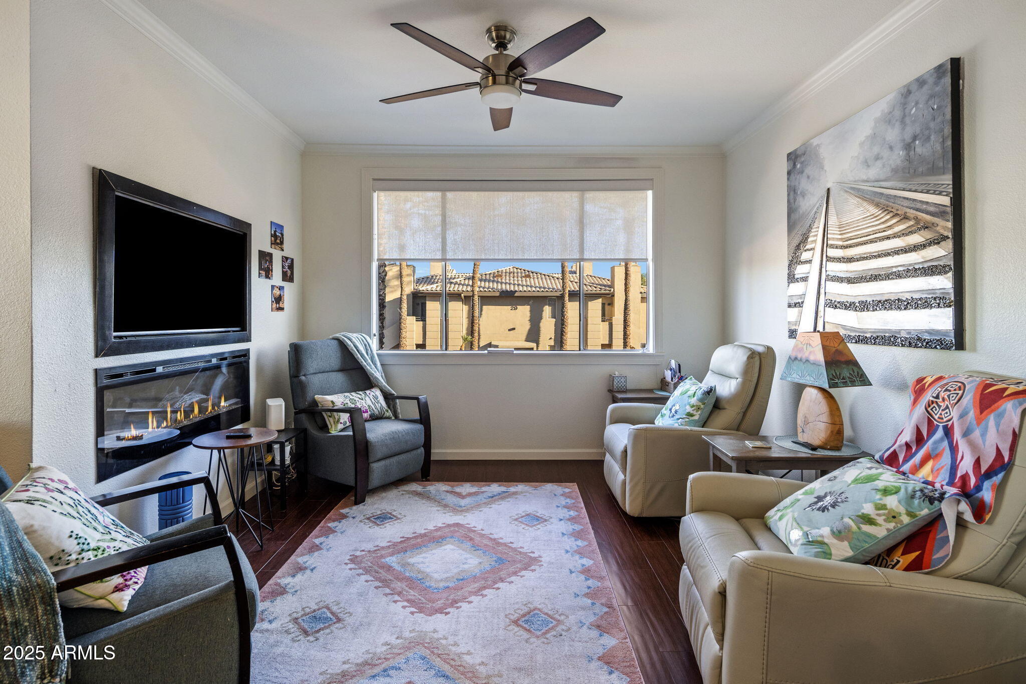 7009 E ACOMA Drive 2001