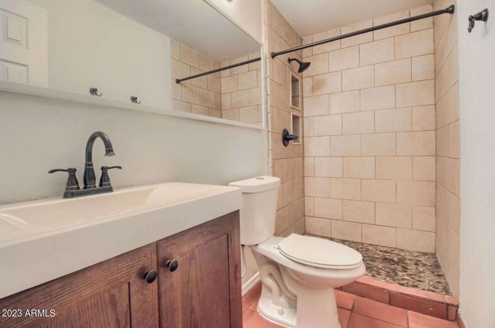 1430 E MEADOWBROOK Avenue