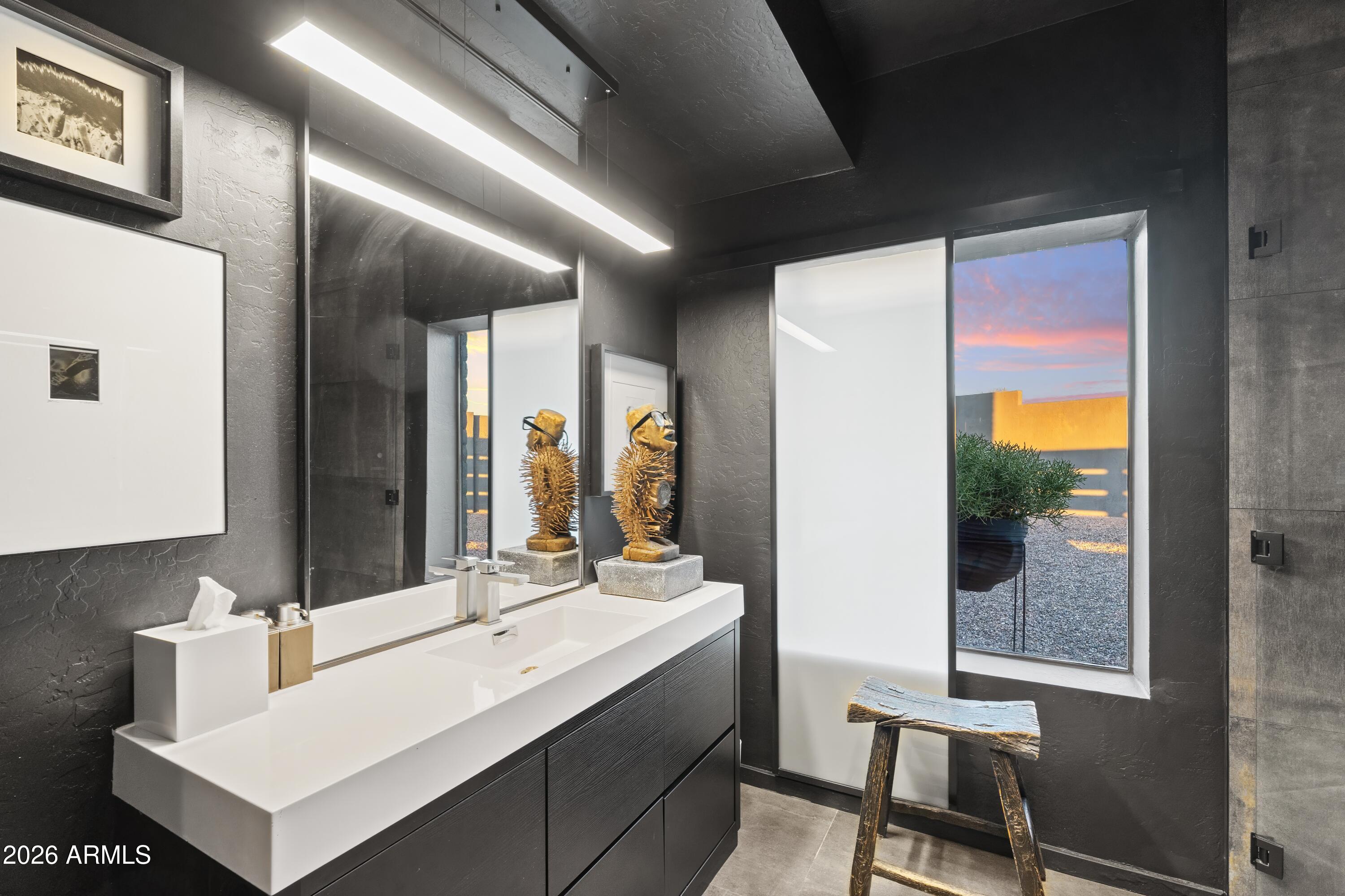 9545 E ROMPING Road 90