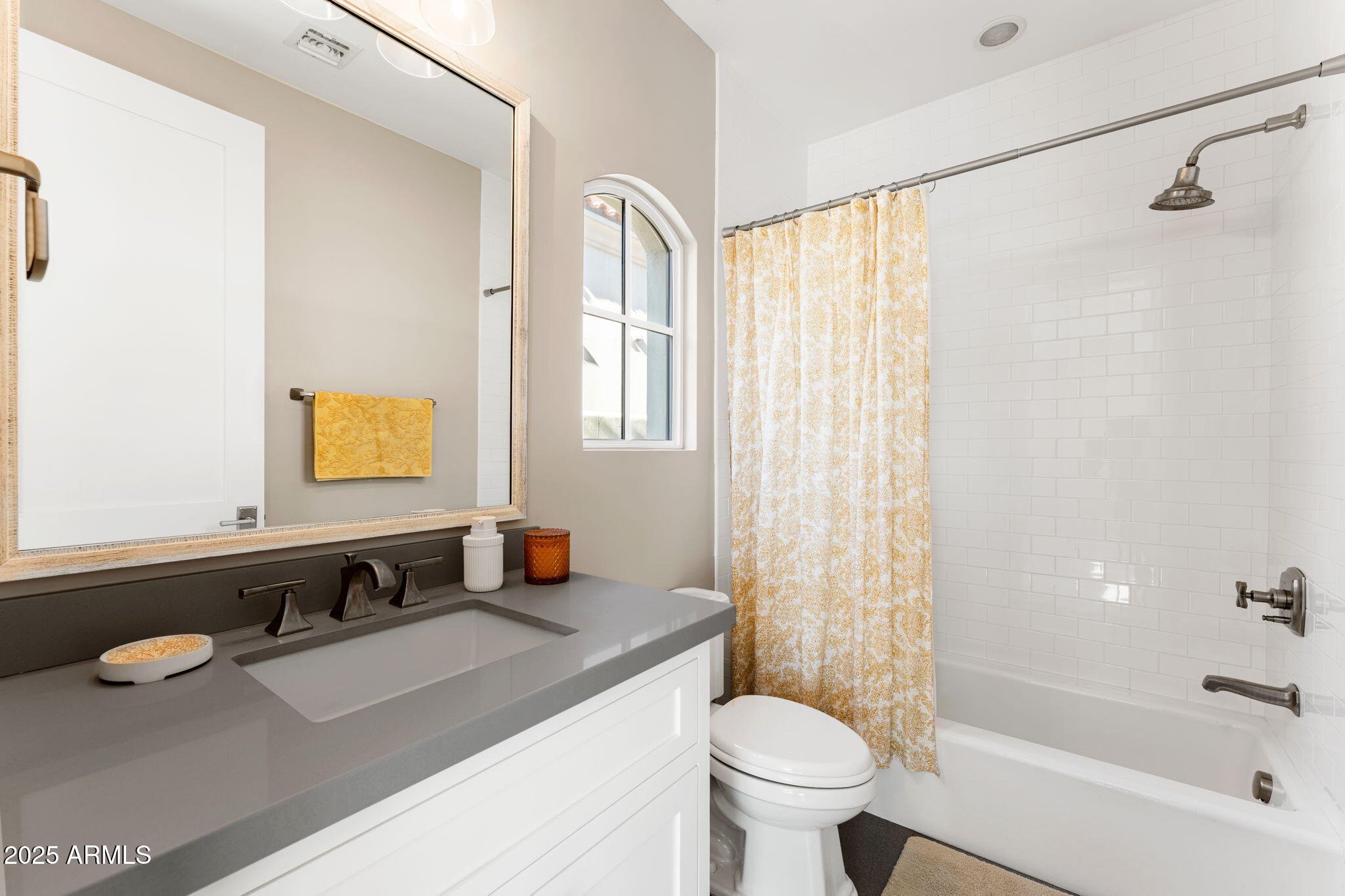 9466 E ROCKWOOD Drive