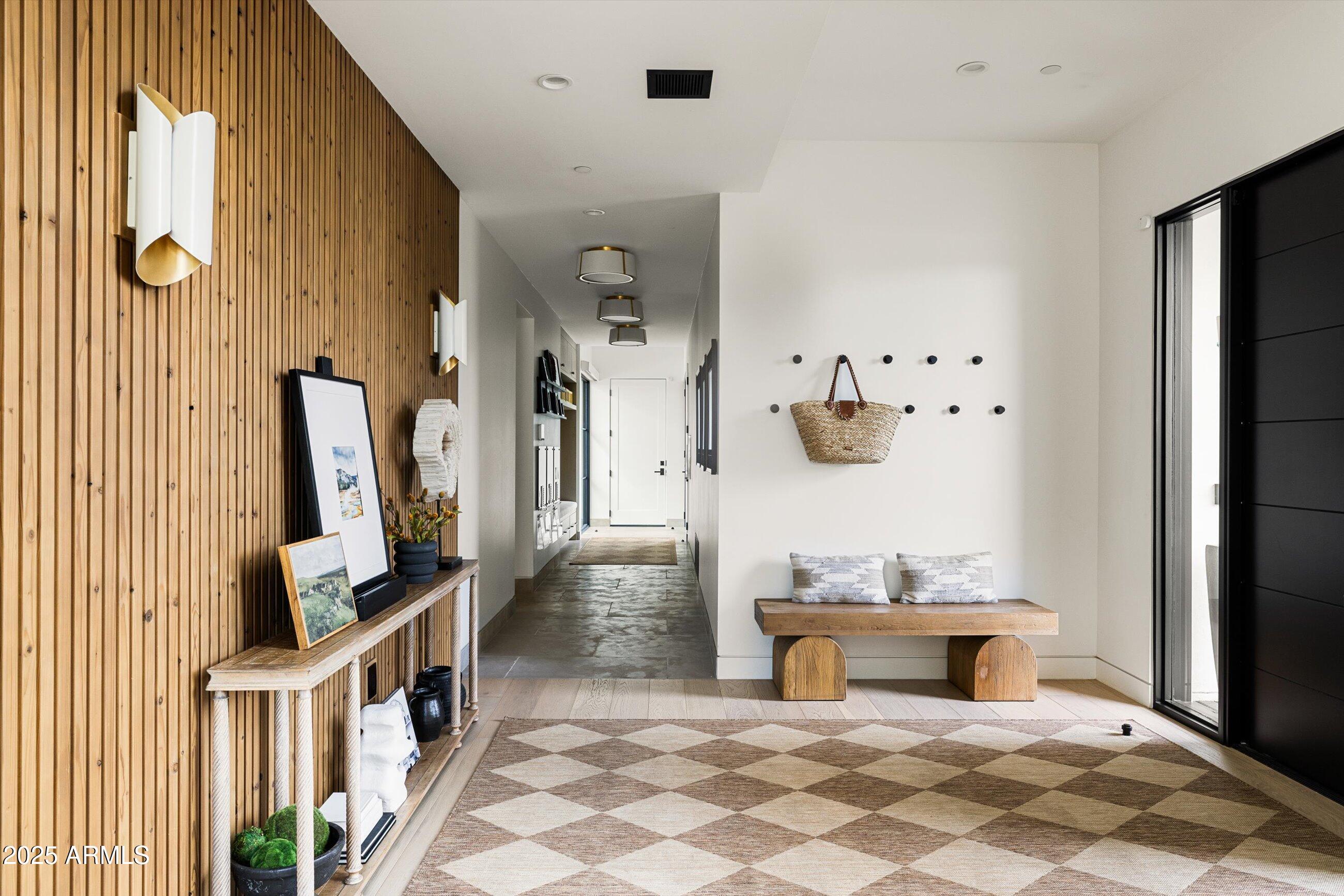 5715 E MONTEROSA Street