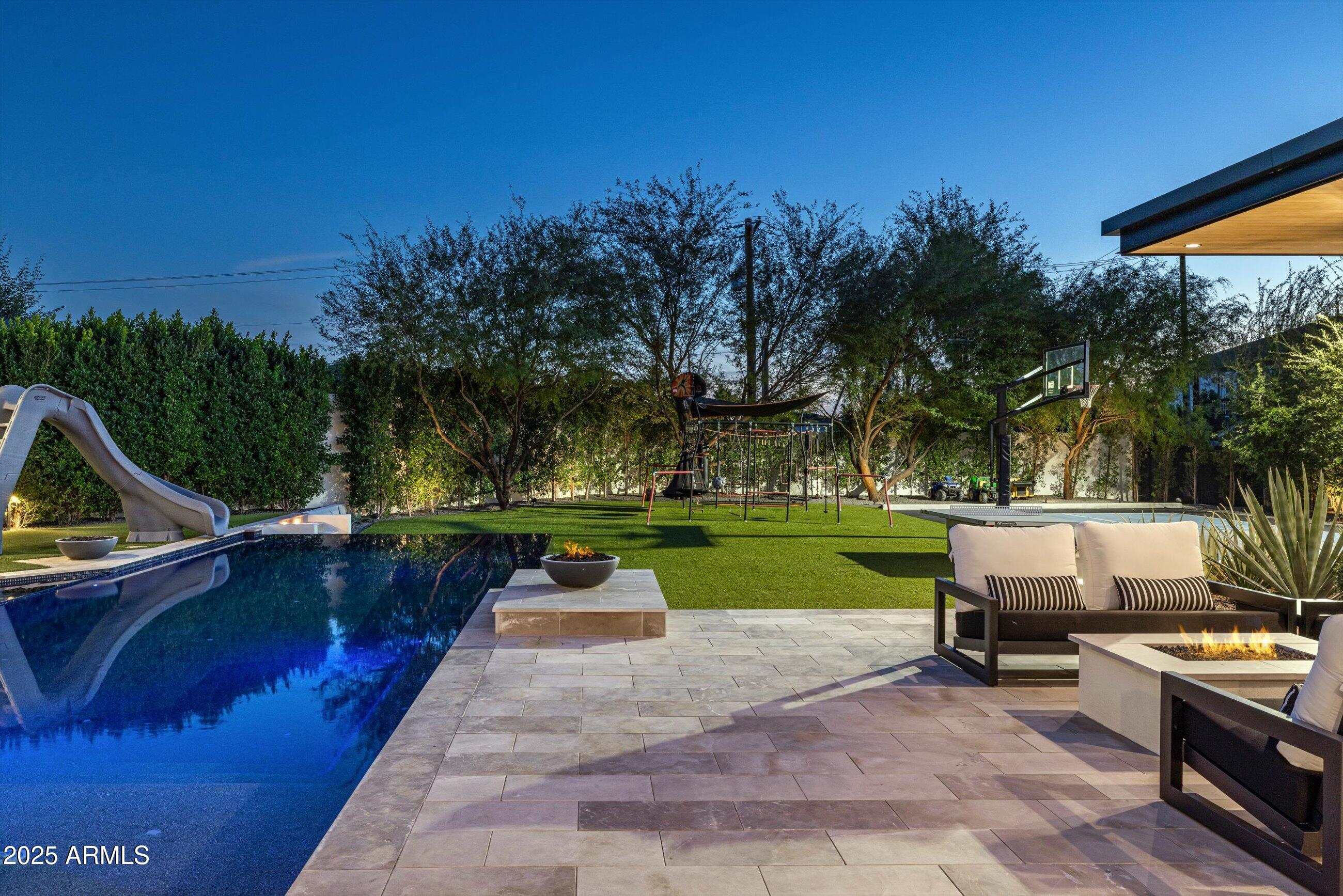 5715 E MONTEROSA Street