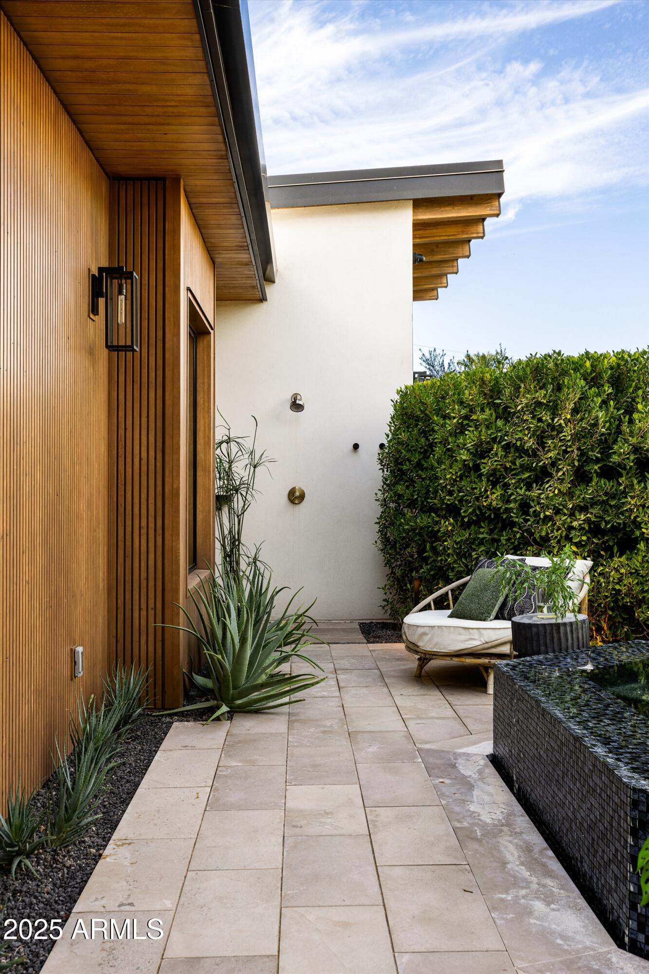 5715 E MONTEROSA Street