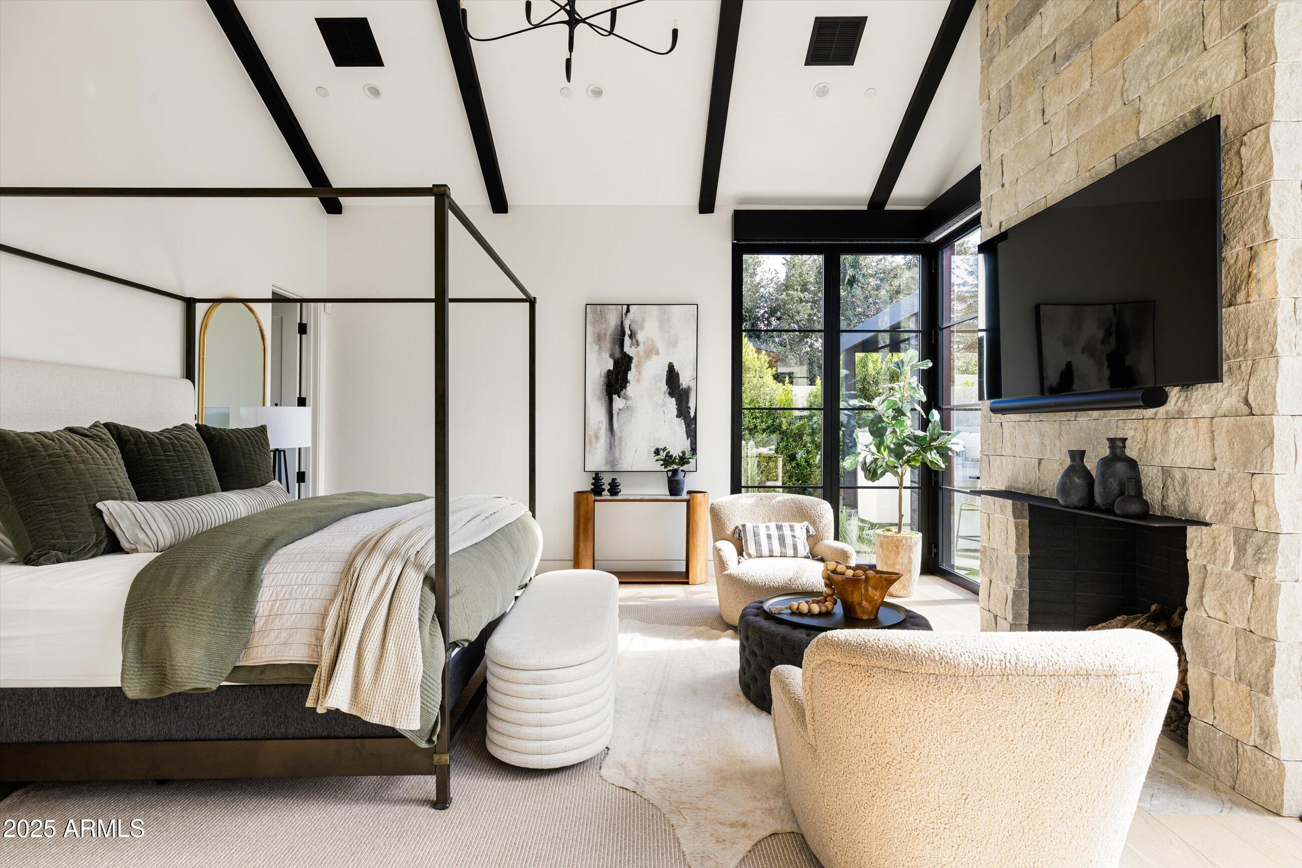 5715 E MONTEROSA Street