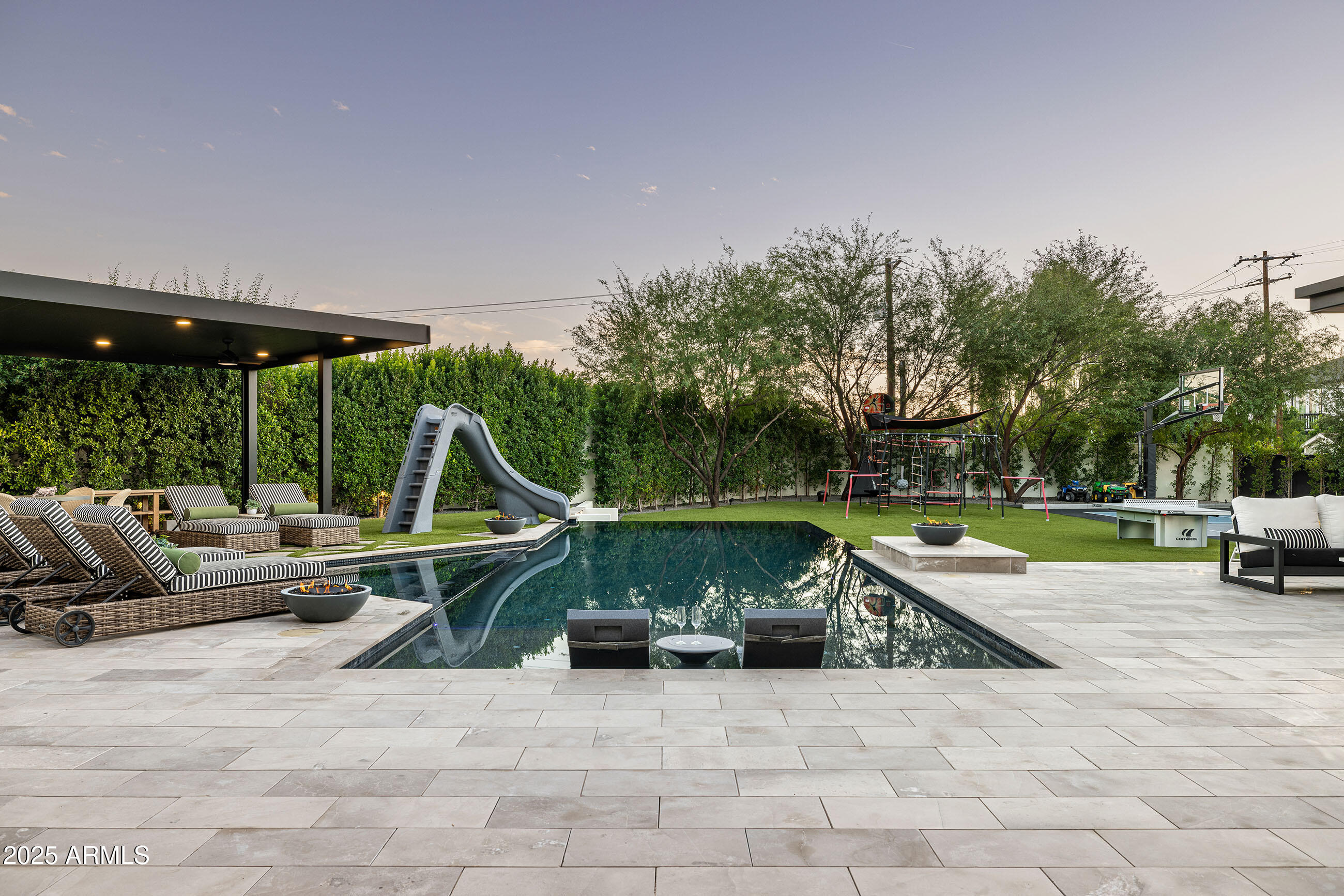 5715 E MONTEROSA Street