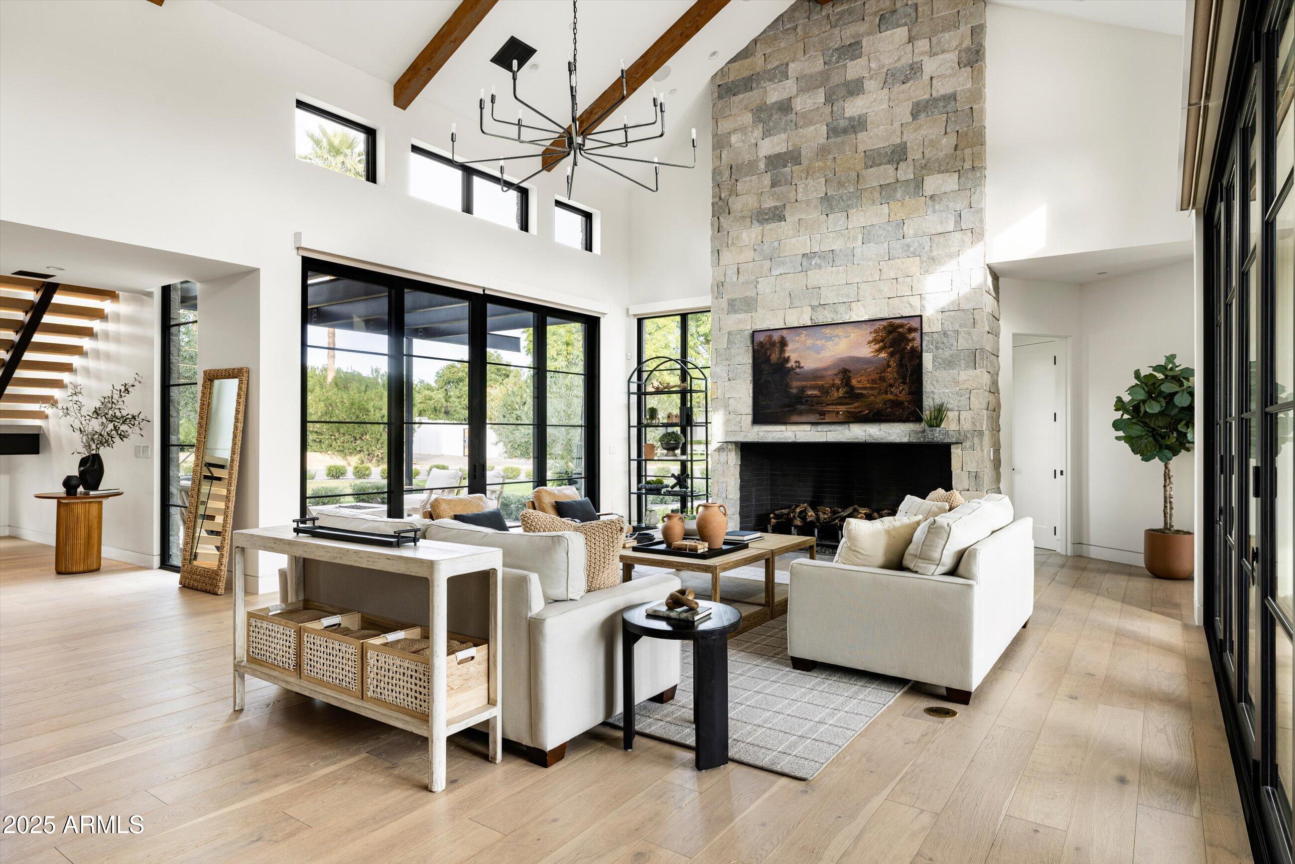 5715 E MONTEROSA Street