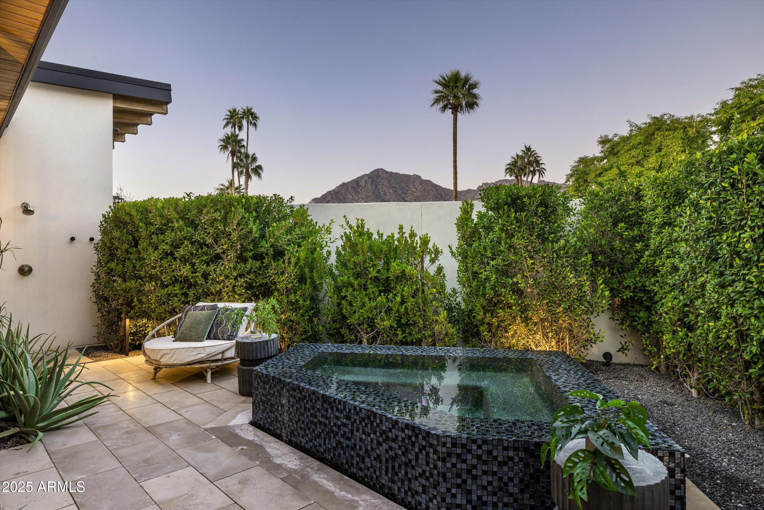 5715 E MONTEROSA Street