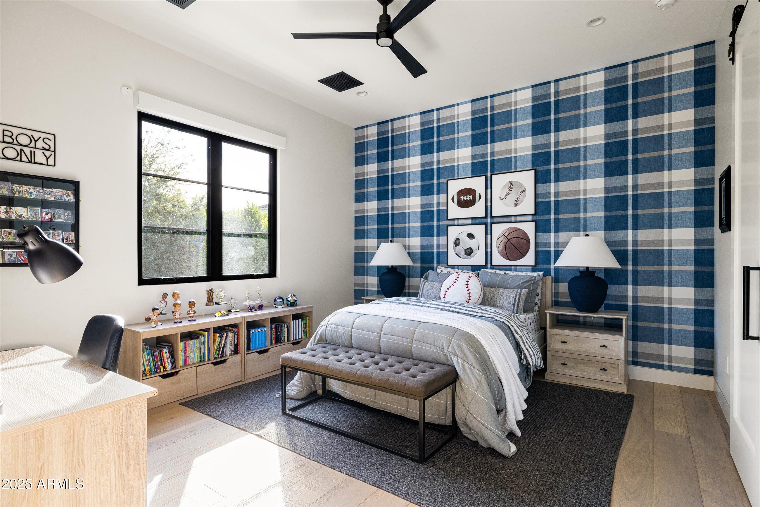 5715 E MONTEROSA Street