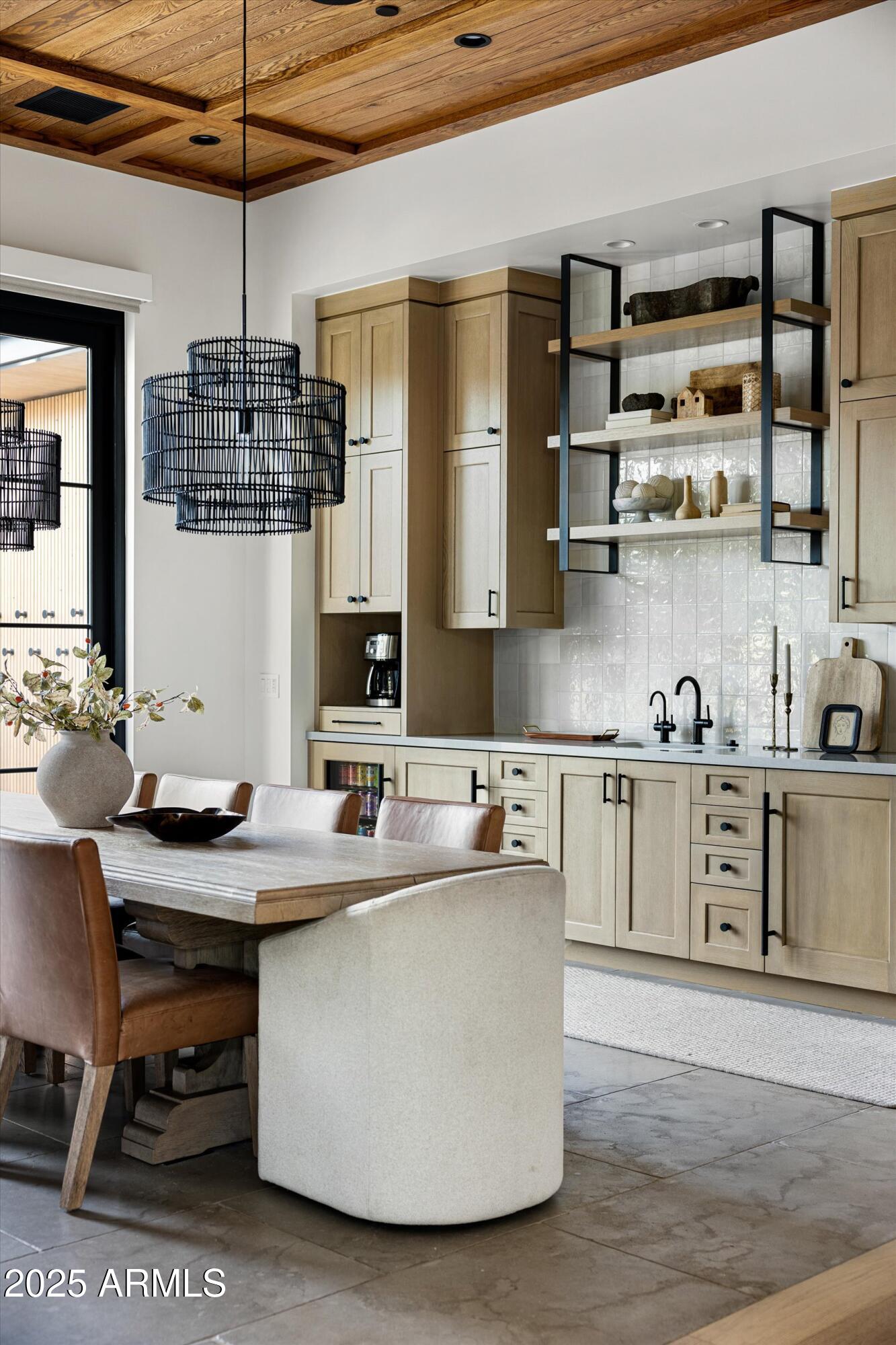 5715 E MONTEROSA Street