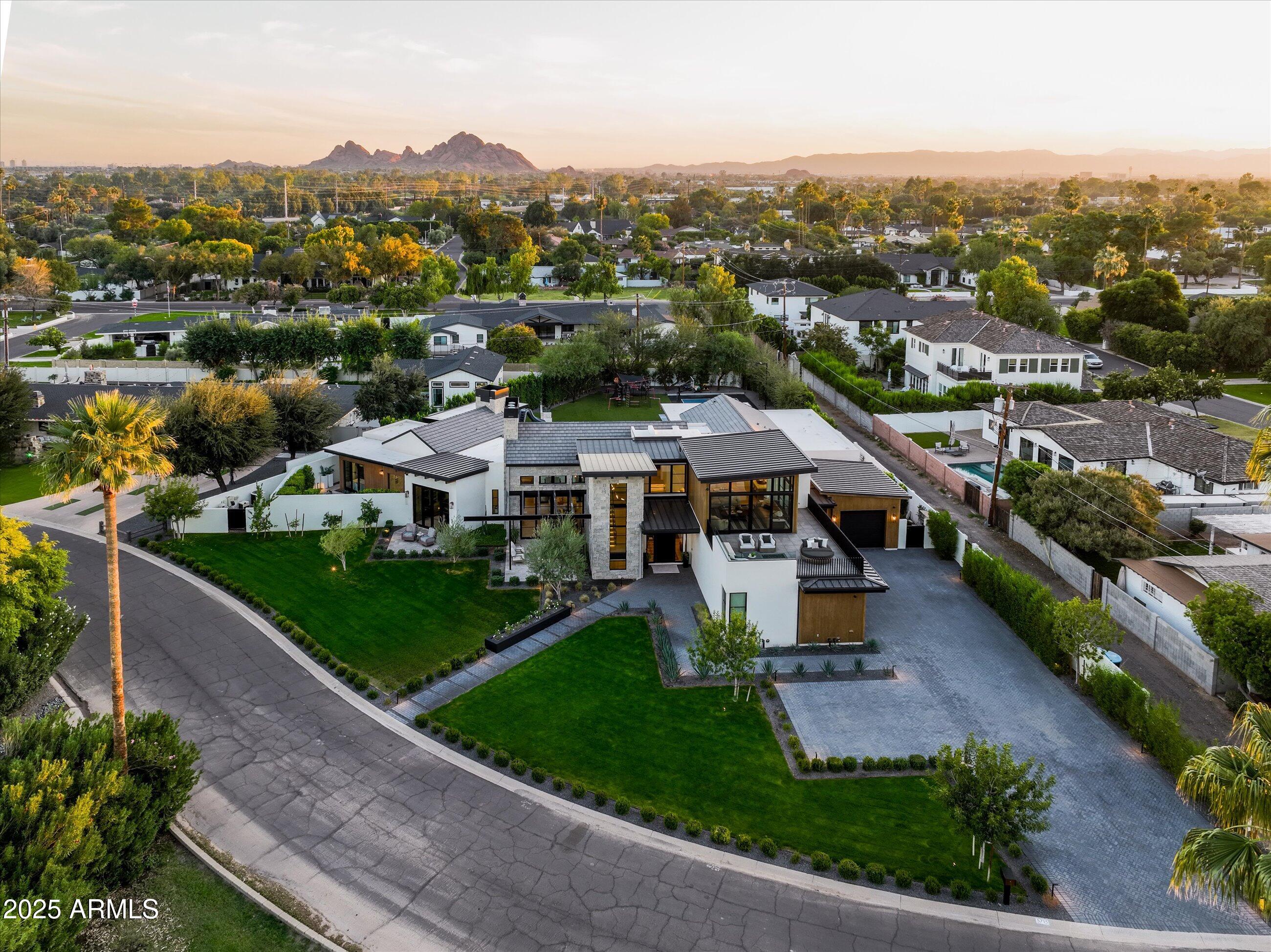 5715 E MONTEROSA Street