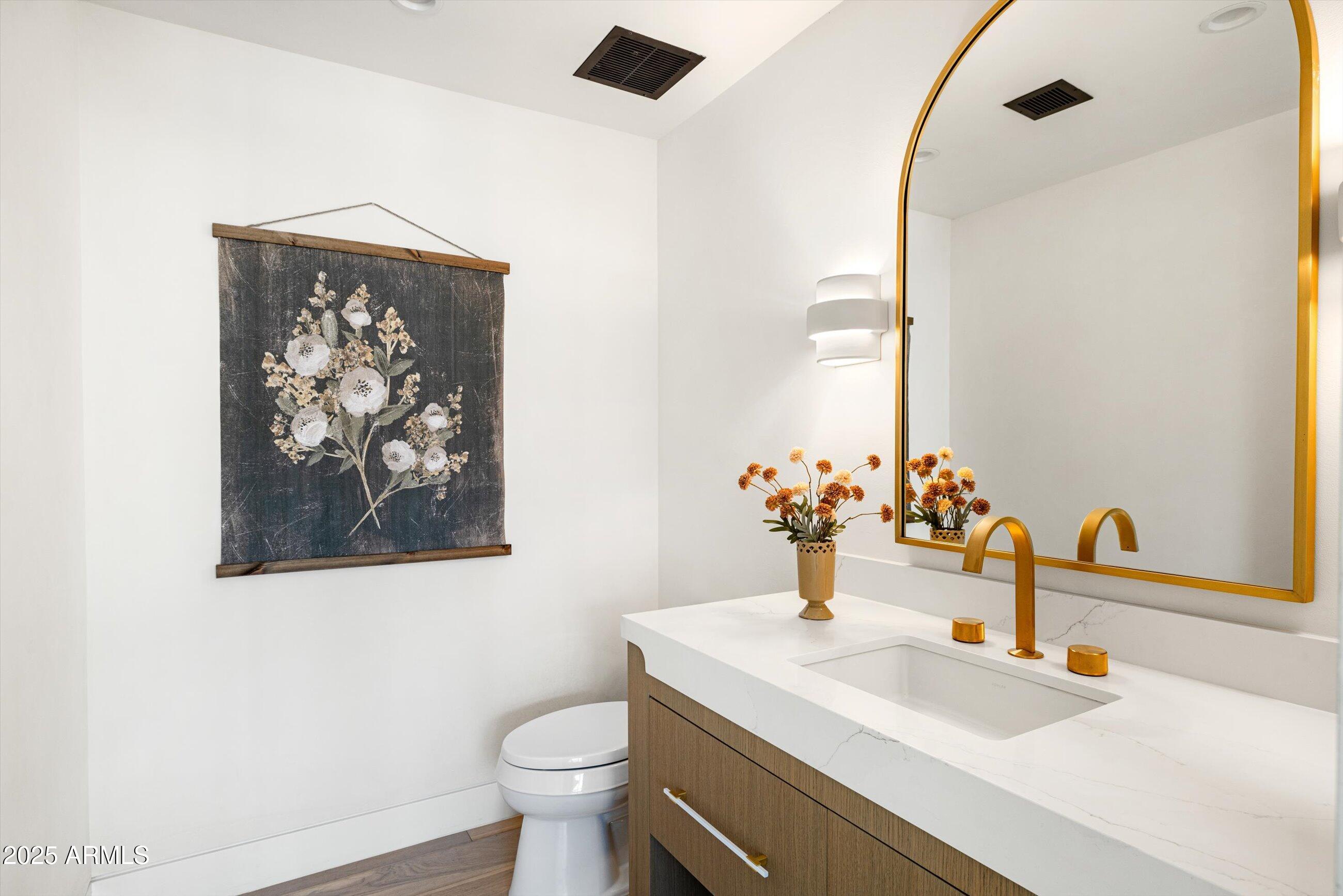 5715 E MONTEROSA Street