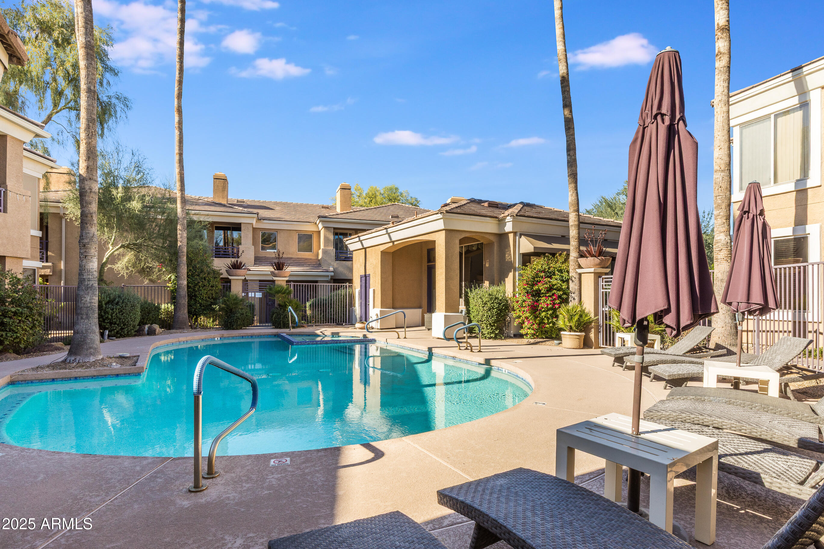 1411 E ORANGEWOOD Avenue 239