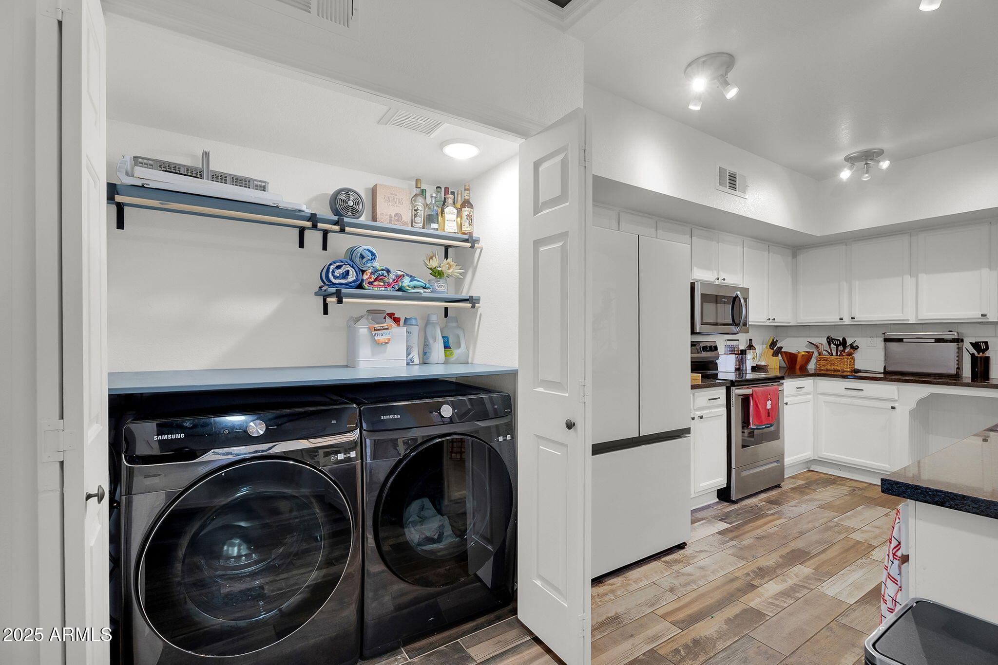 2345 W SHAWNEE Drive