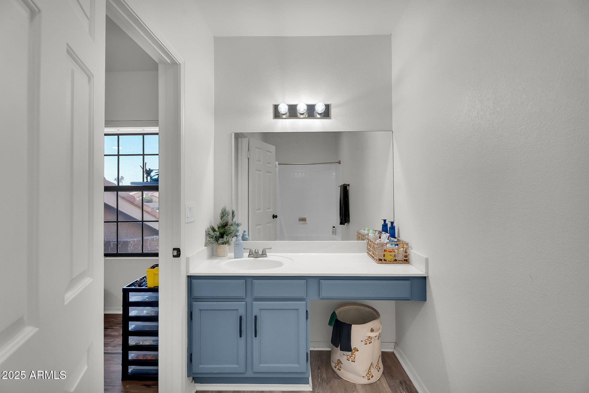 2345 W SHAWNEE Drive