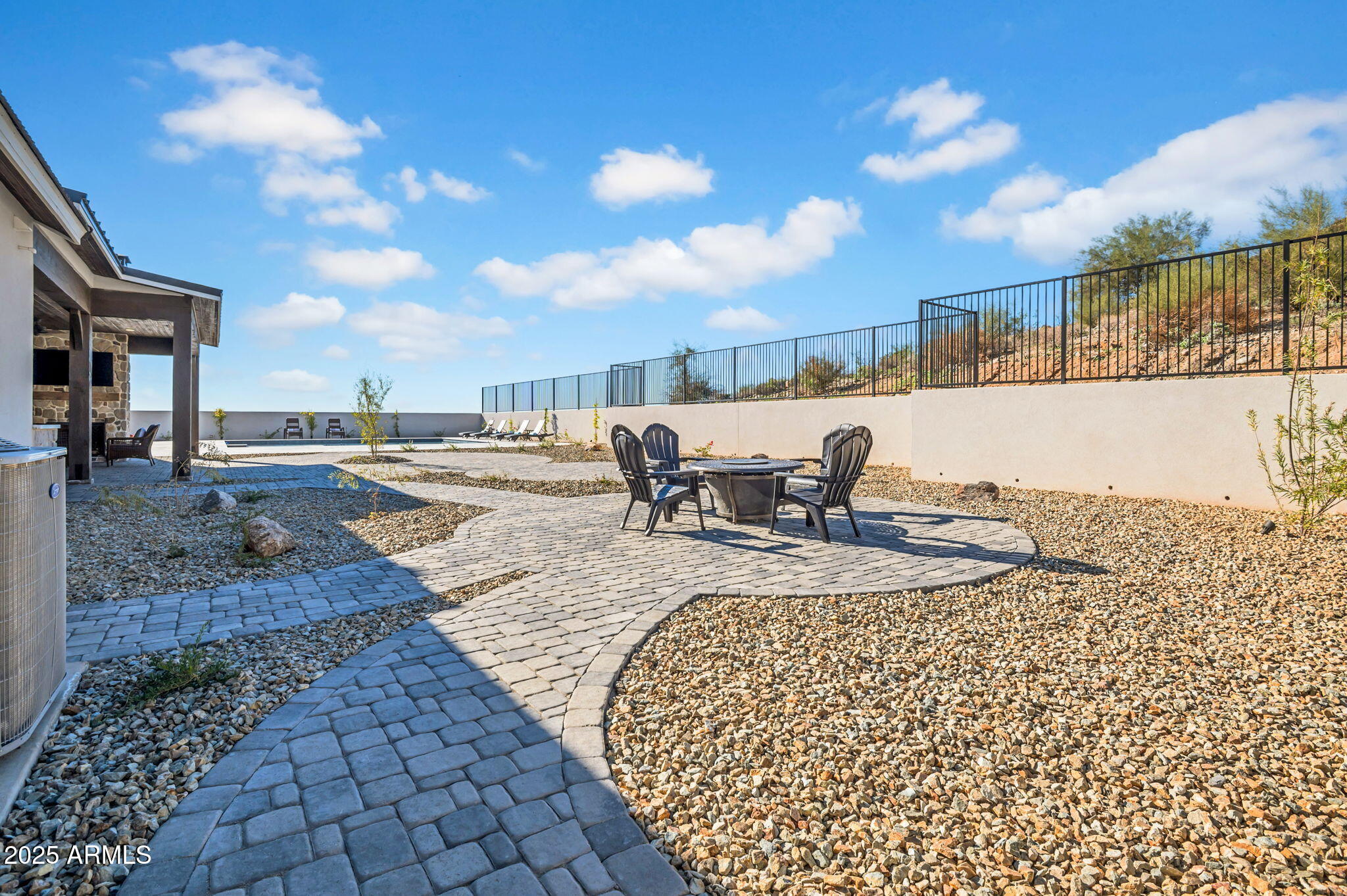 21071 W CANYON Drive