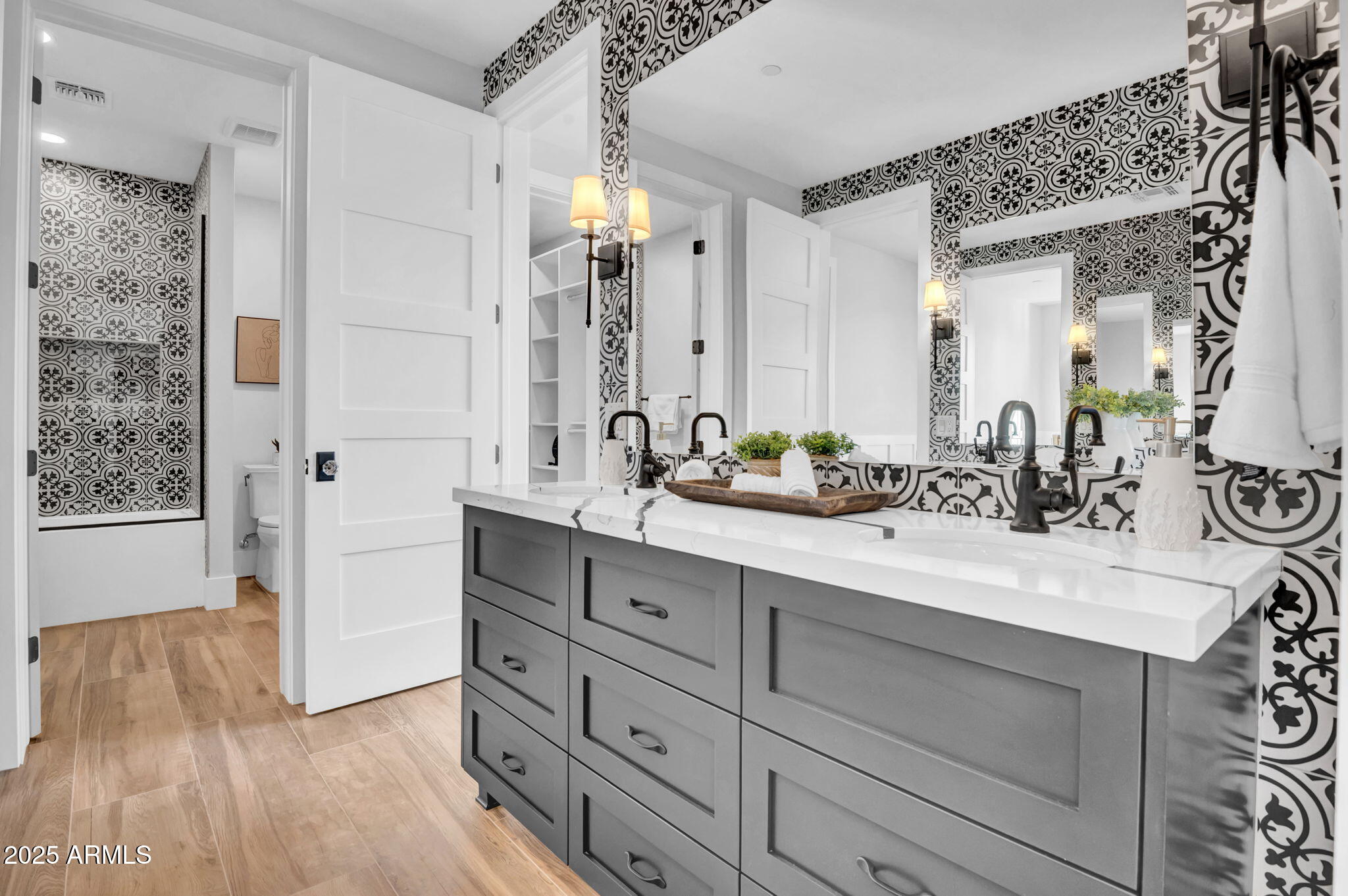 21071 W CANYON Drive