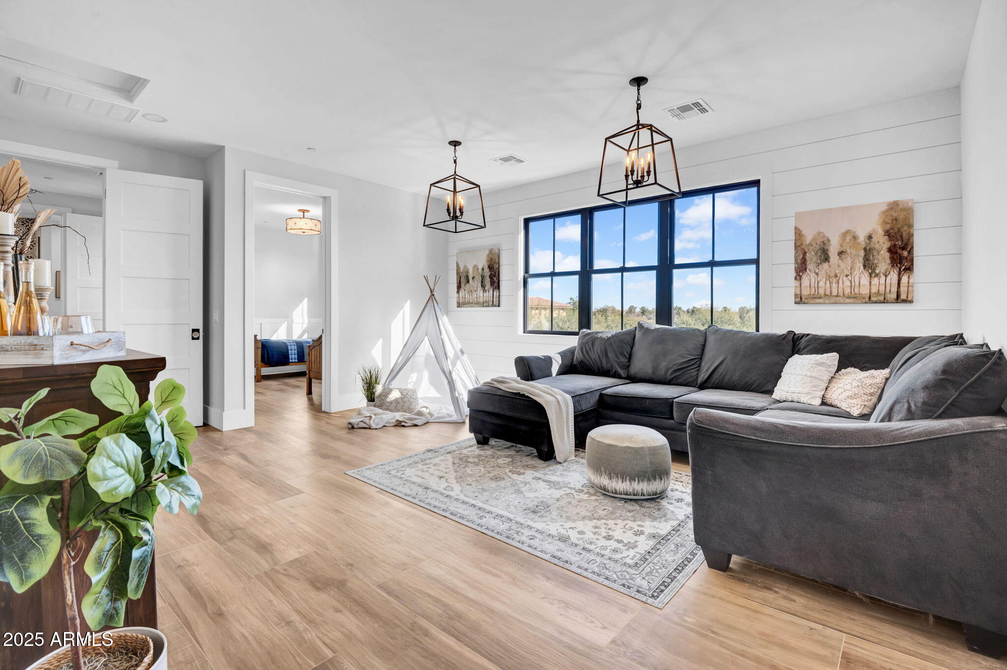 21071 W CANYON Drive