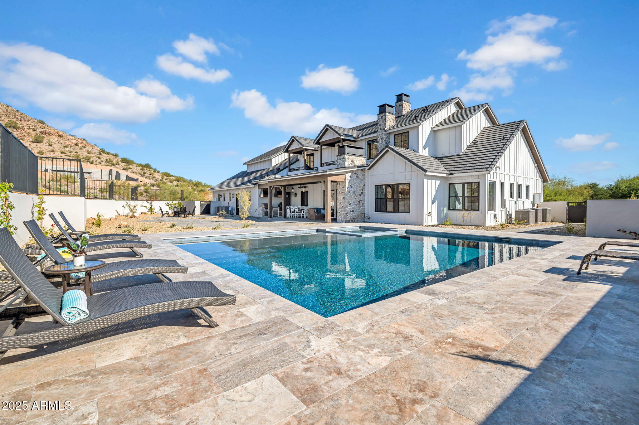 21071 W CANYON Drive