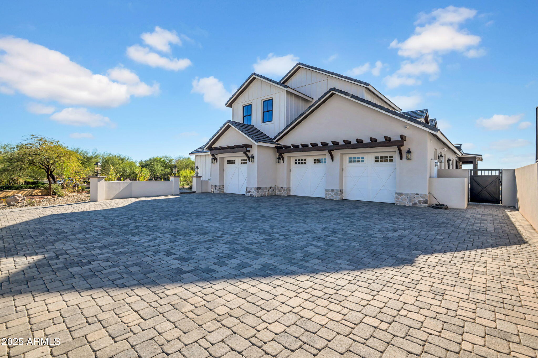 21071 W CANYON Drive