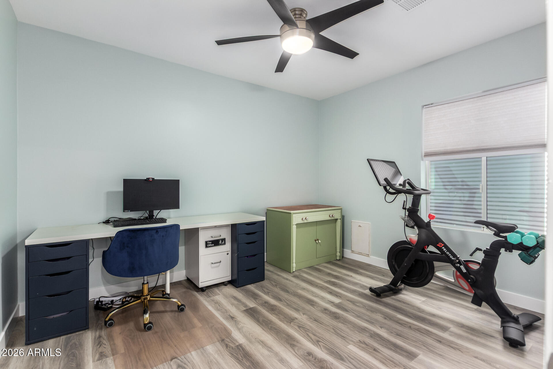 1328 E WELDON Avenue