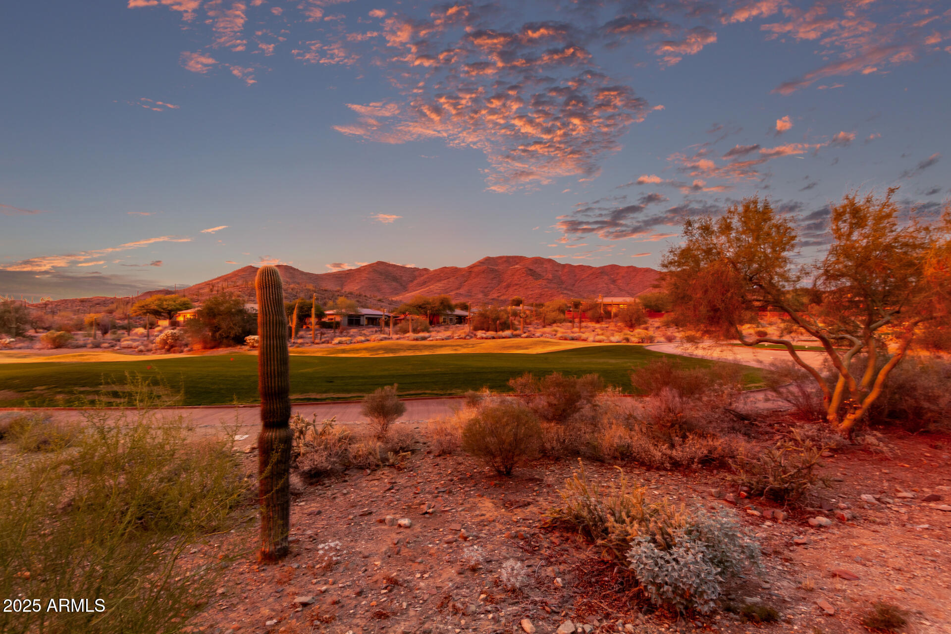 2302 W HAZELHURST Drive