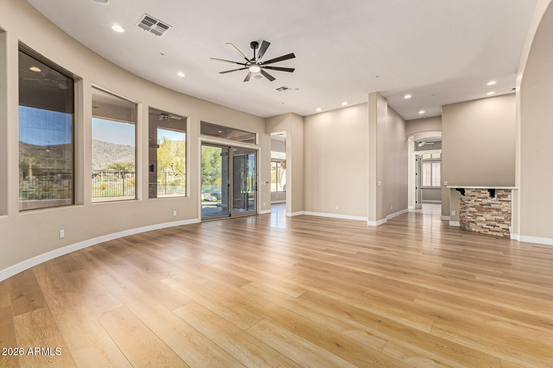 2302 W HAZELHURST Drive