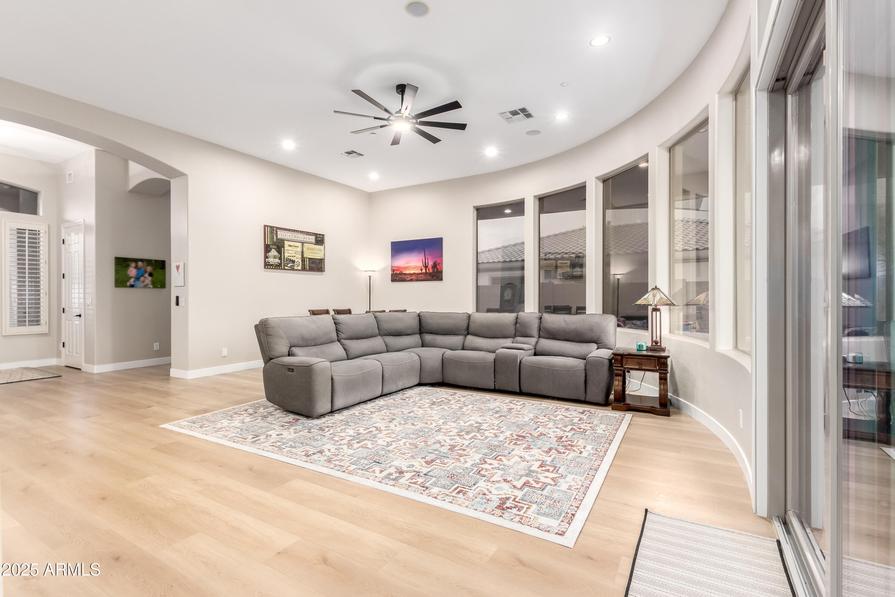 2302 W HAZELHURST Drive