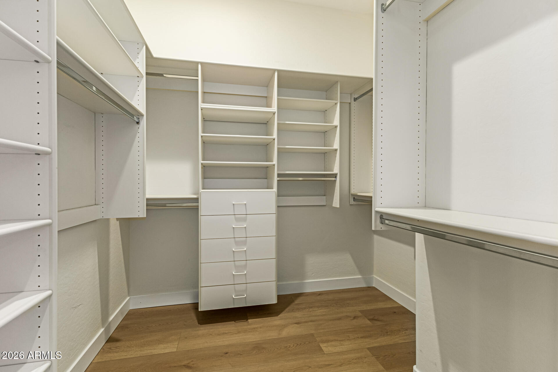 2302 W HAZELHURST Drive