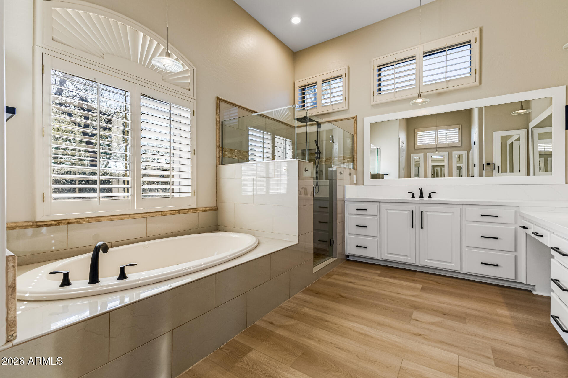 2302 W HAZELHURST Drive