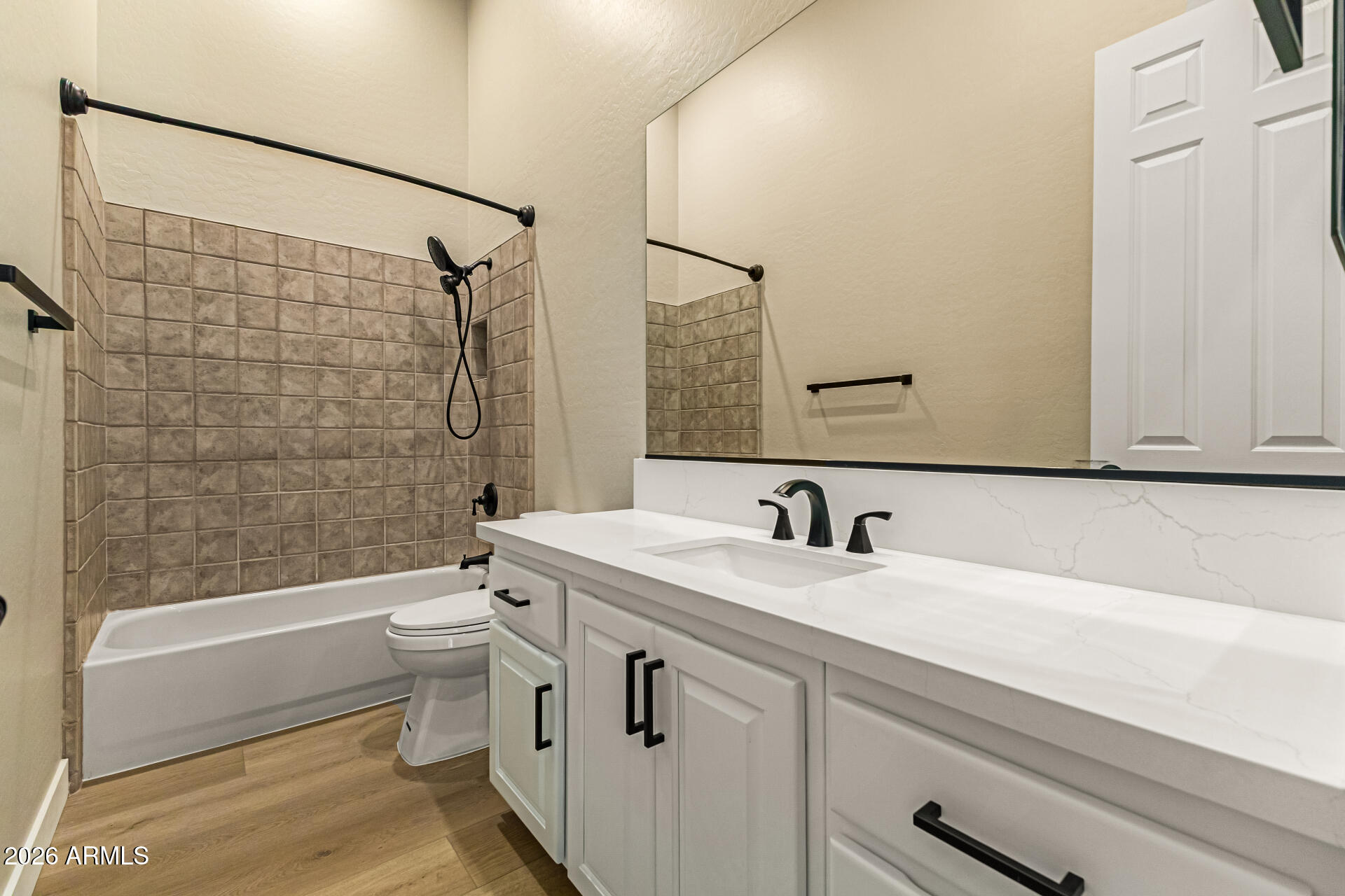 2302 W HAZELHURST Drive