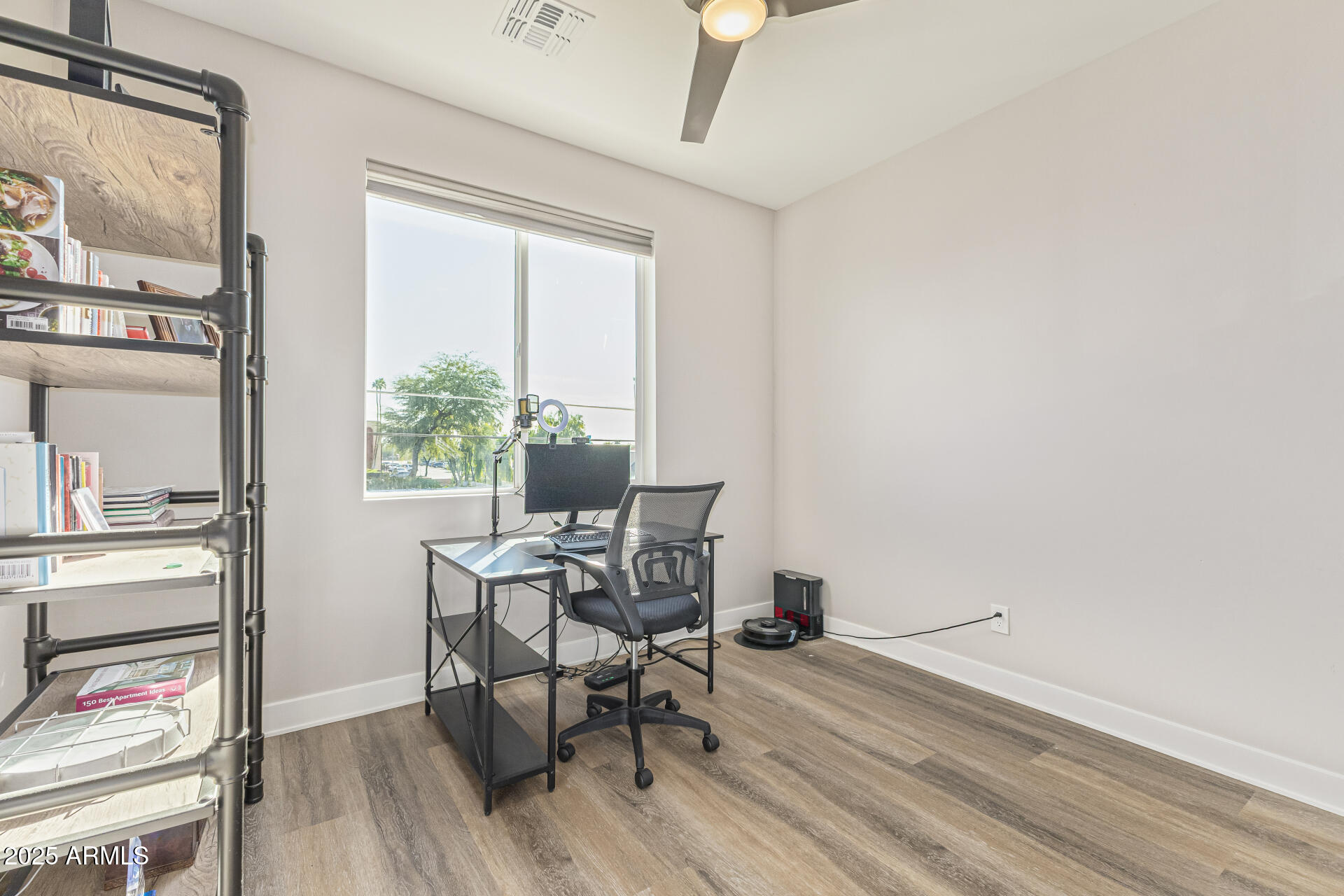 2315 E PINCHOT Avenue 113