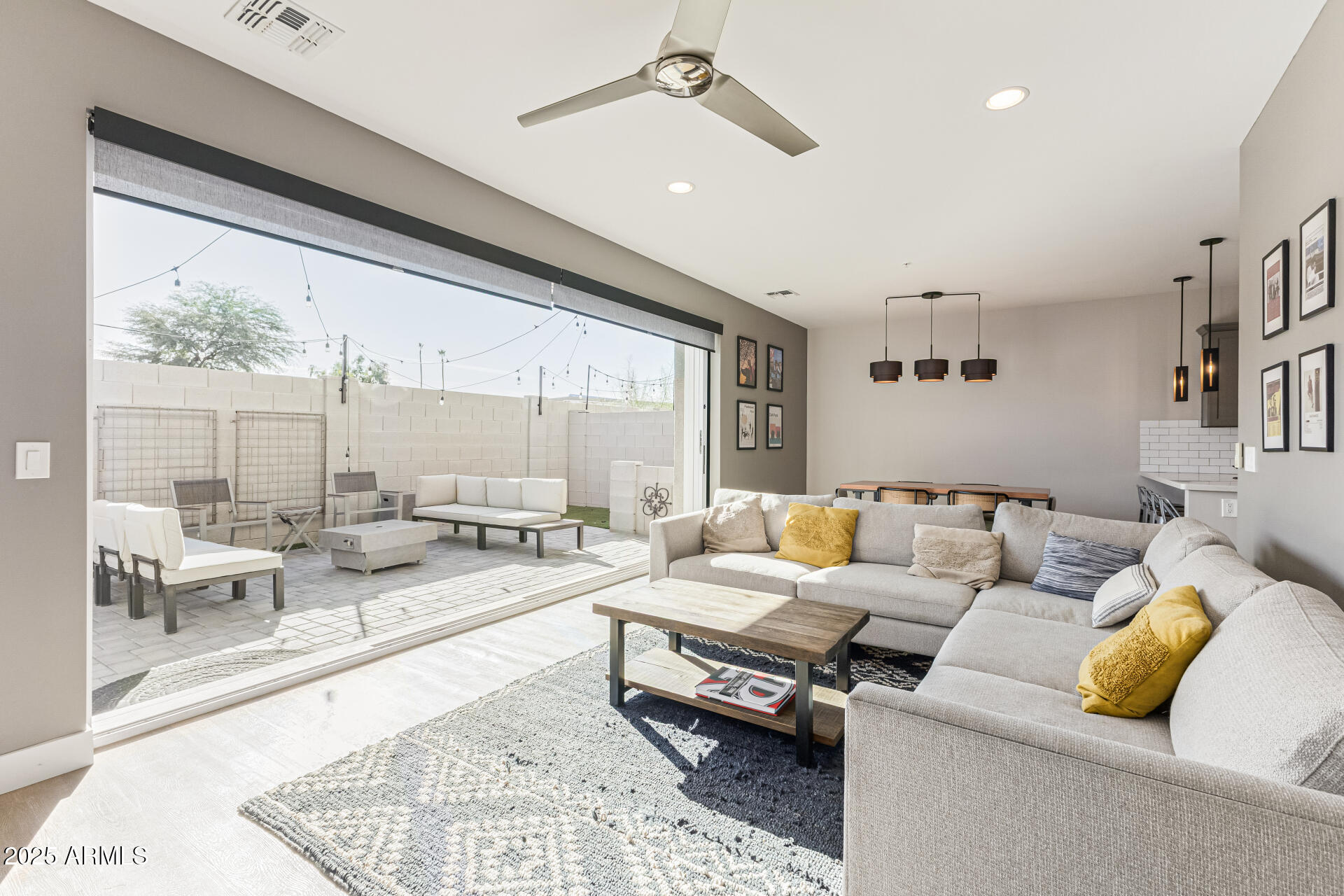 2315 E PINCHOT Avenue 113