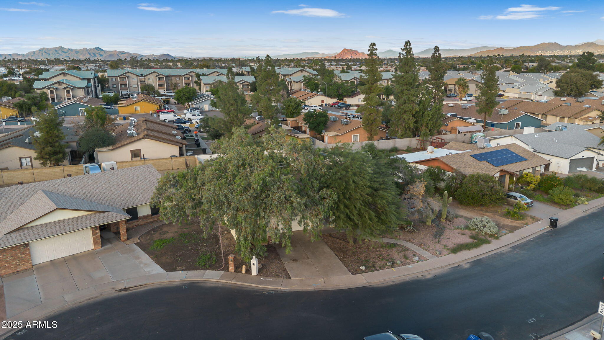 2812 E CONCHO Avenue