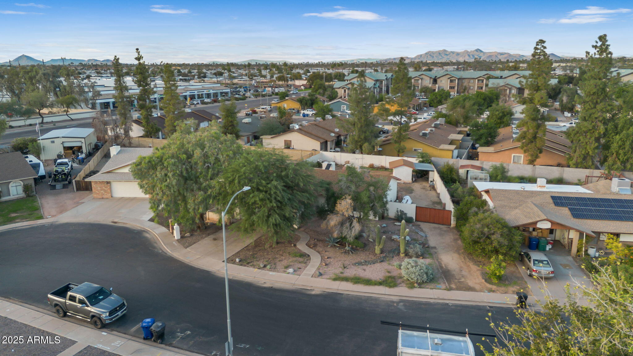 2812 E CONCHO Avenue