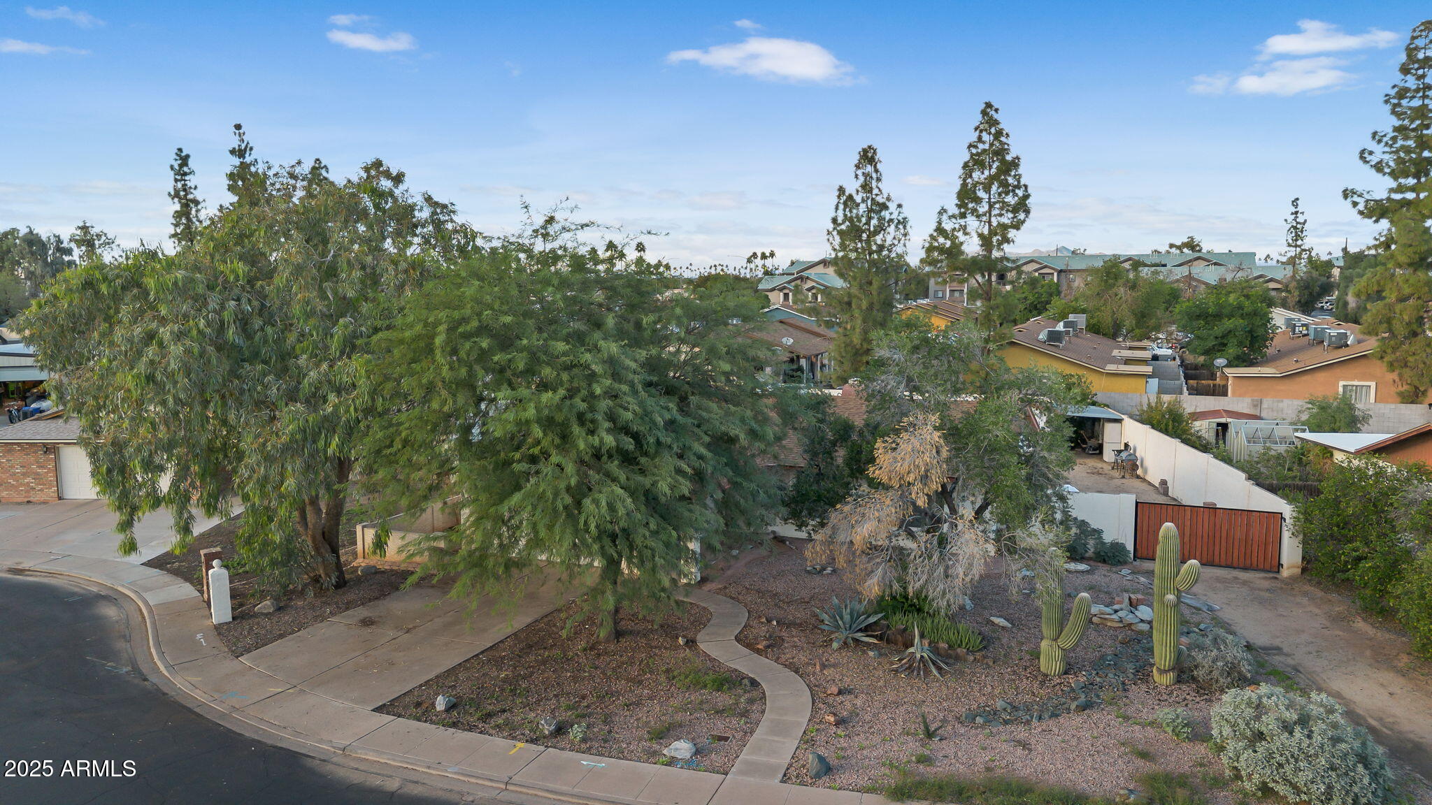 2812 E CONCHO Avenue