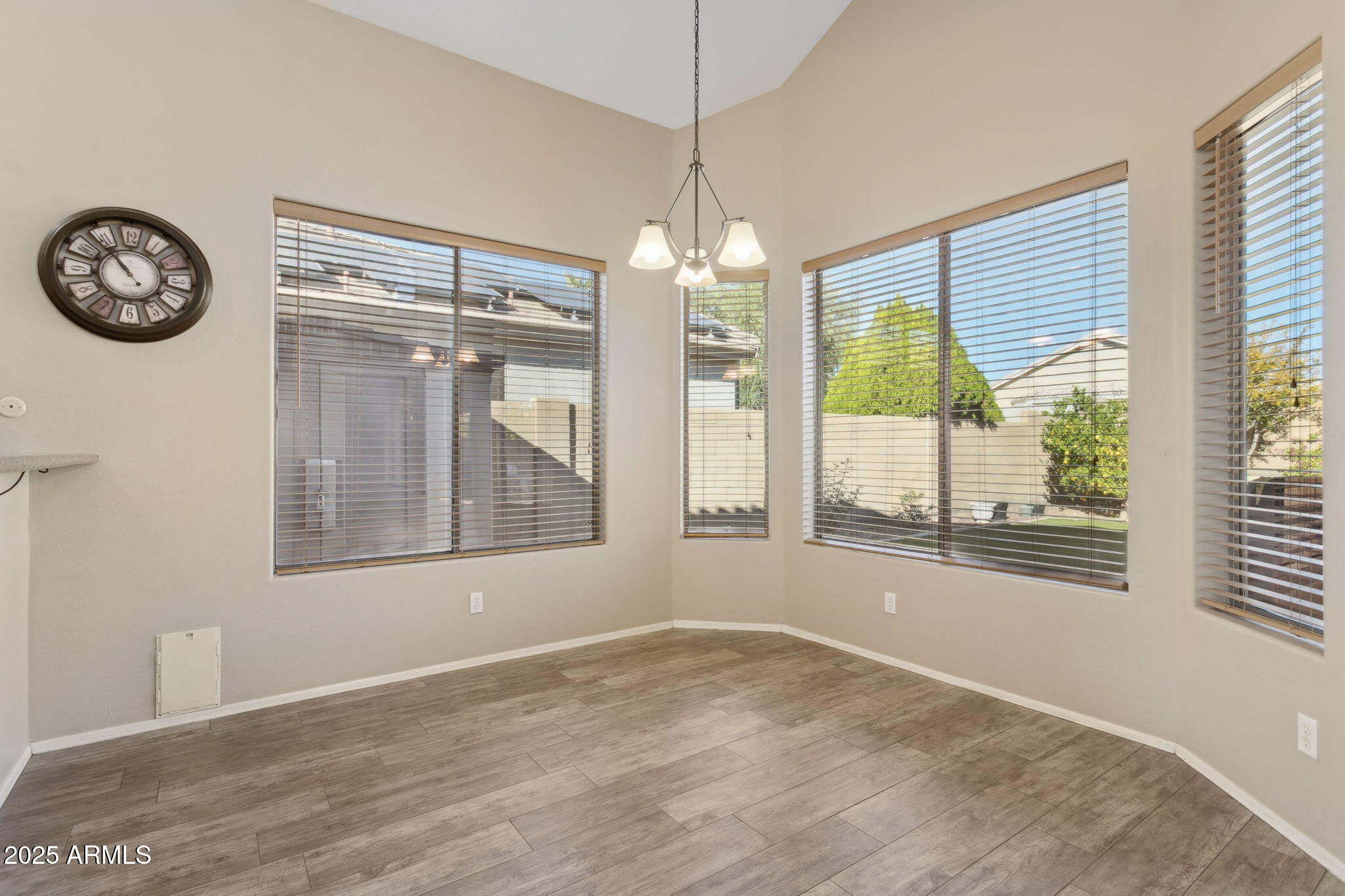 13556 W MONTEBELLO Avenue