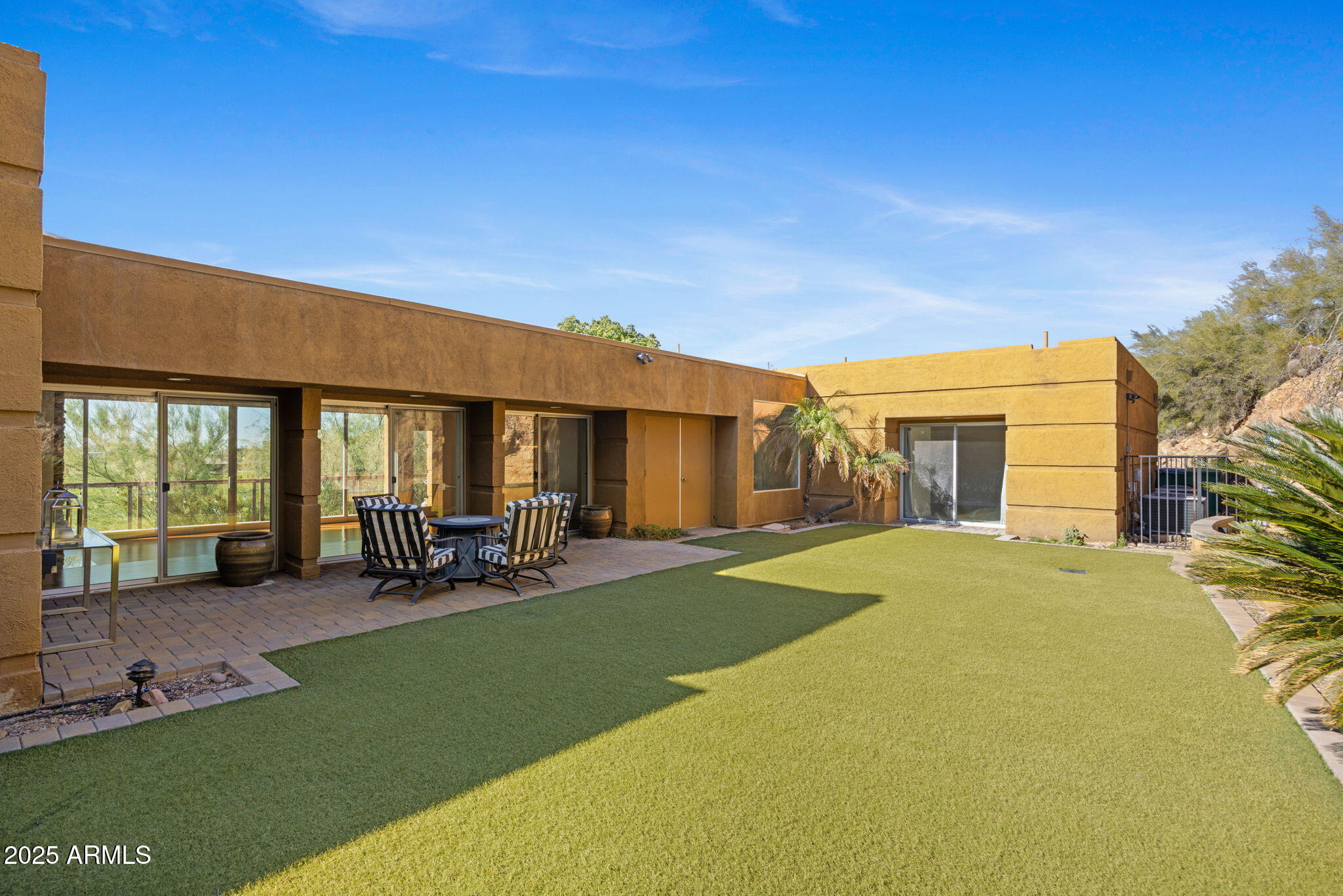 4820 E COTTONTAIL RUN Road N