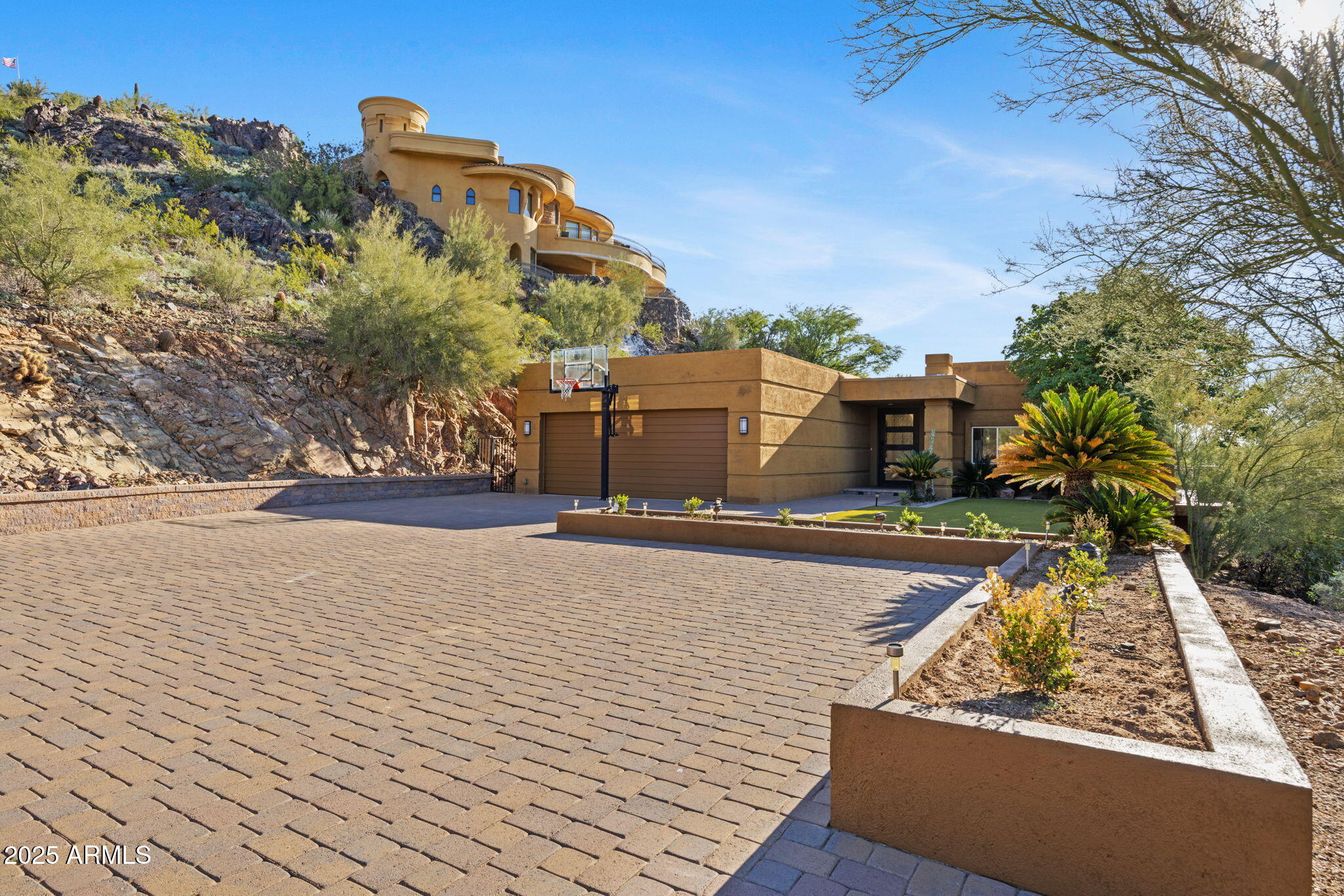 4820 E COTTONTAIL RUN Road N